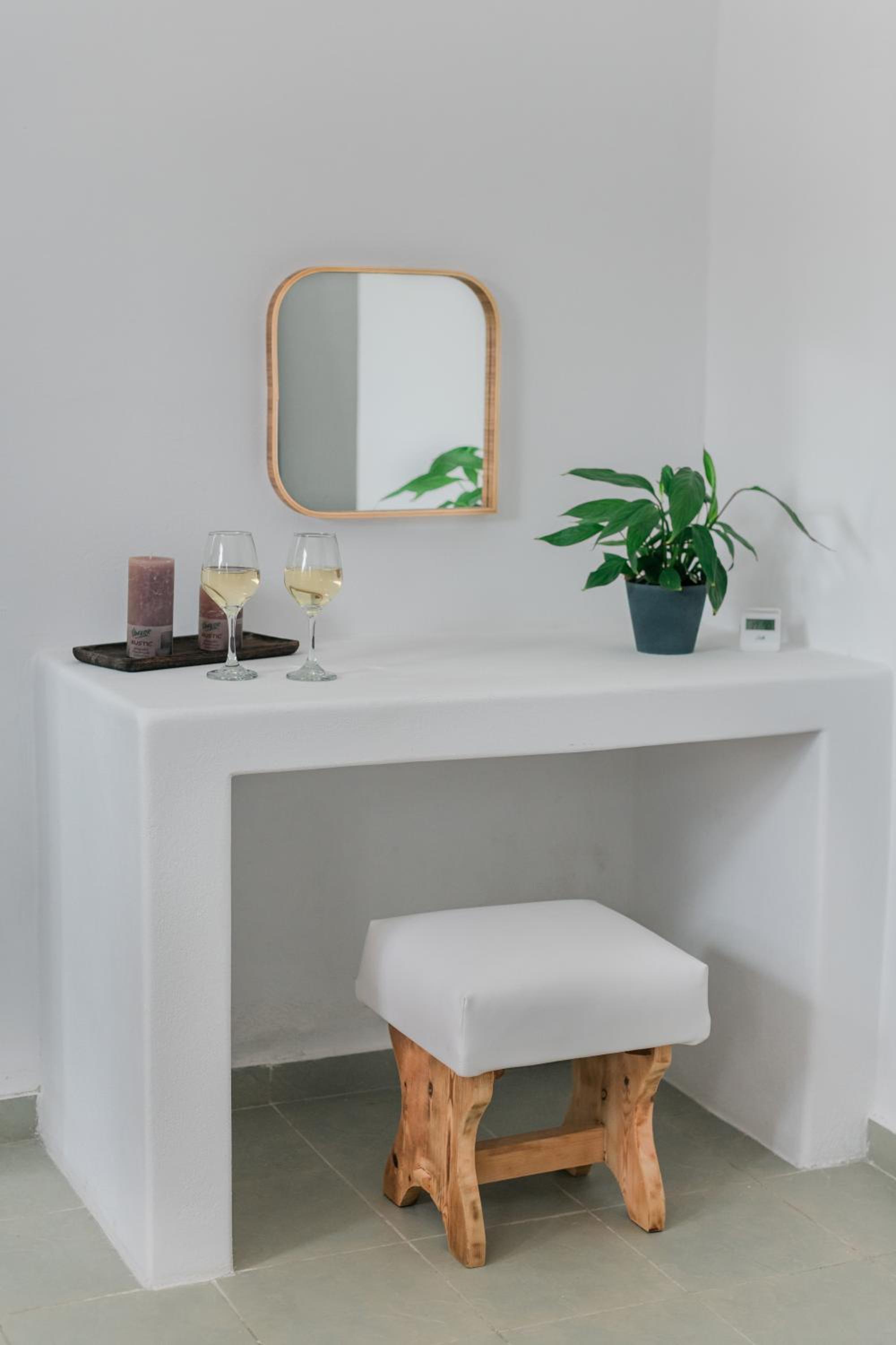 Studio Apartment photo 3