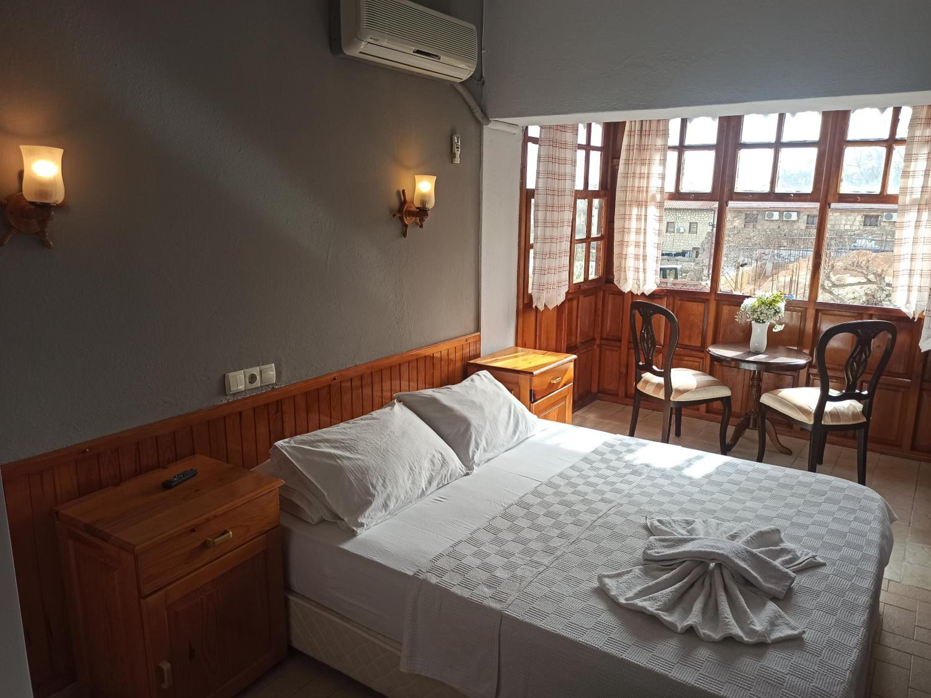 Standard Double Room photo 3