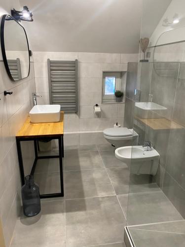 Double Room with Shared Bathroom photo 2