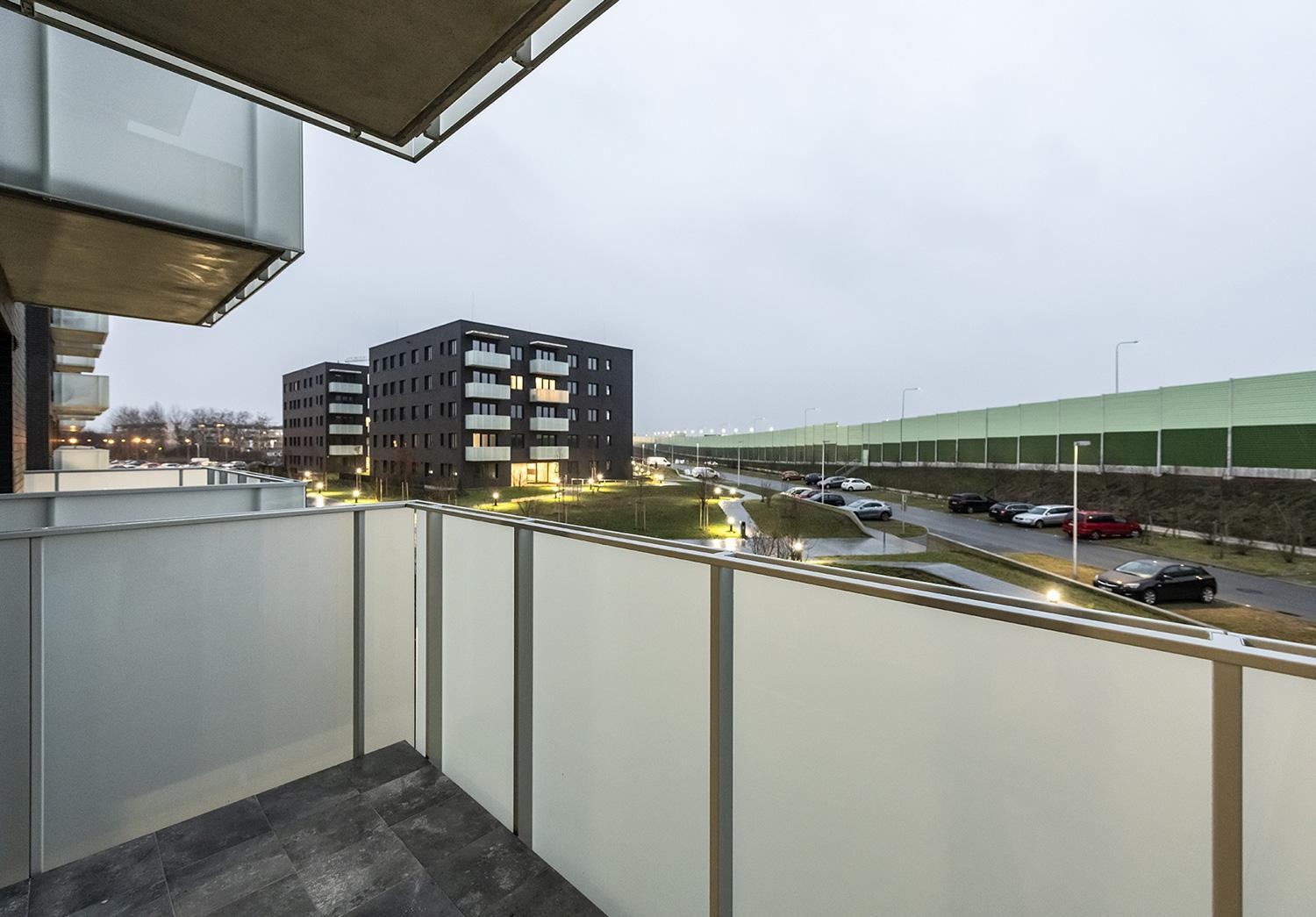 Apartment with Balcony - Photo 8