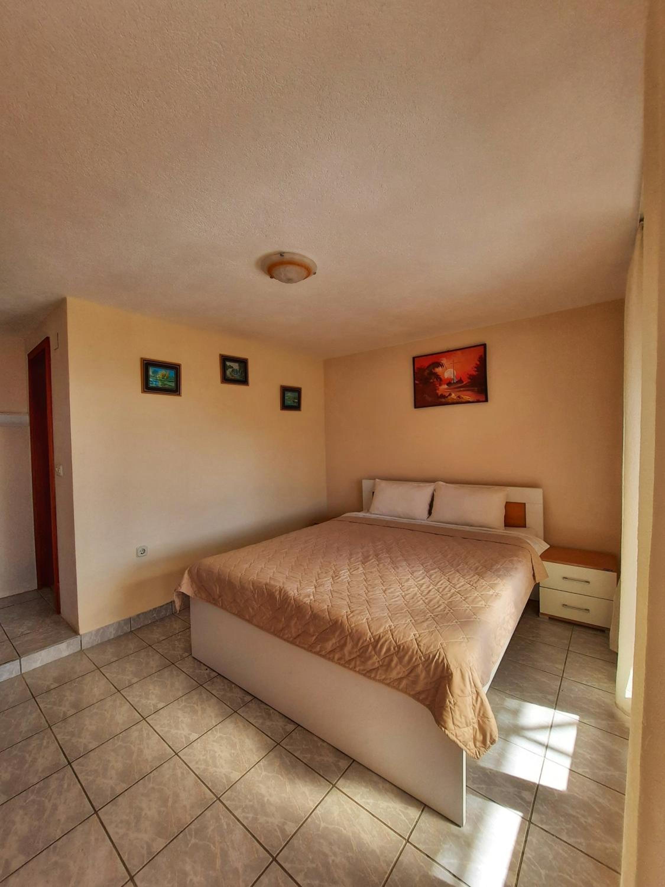 Twin Room with Lake View photo 1