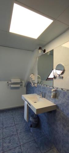 Twin Room - Photo 4