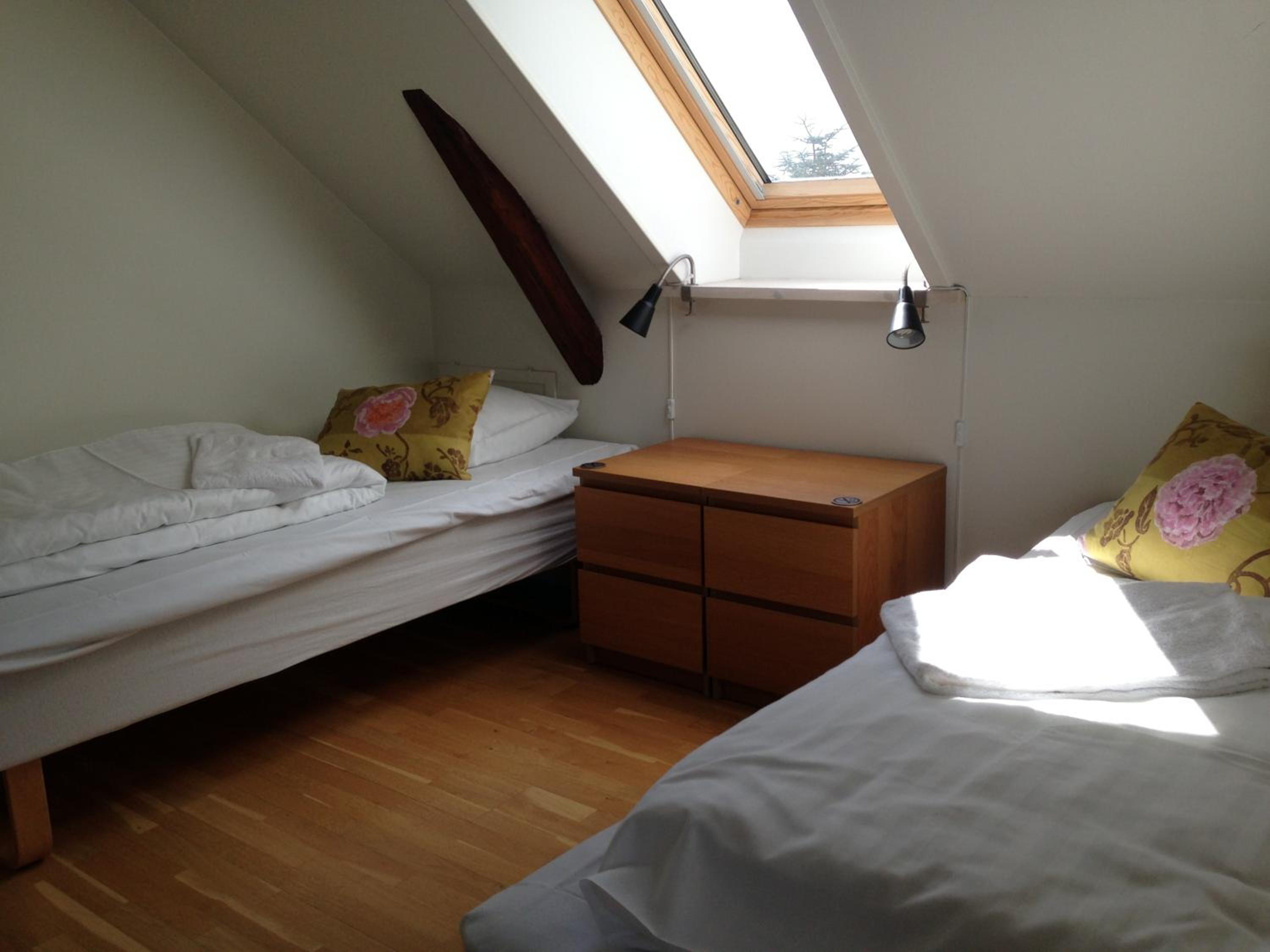 Double or Twin Room with Shared Bathroom photo 1