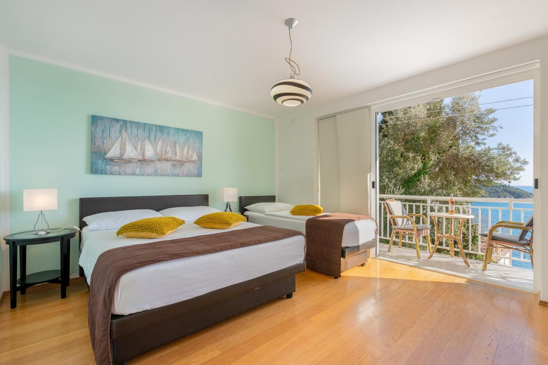Comfort Two-Bedroom Apartment with Balcony and Sea View