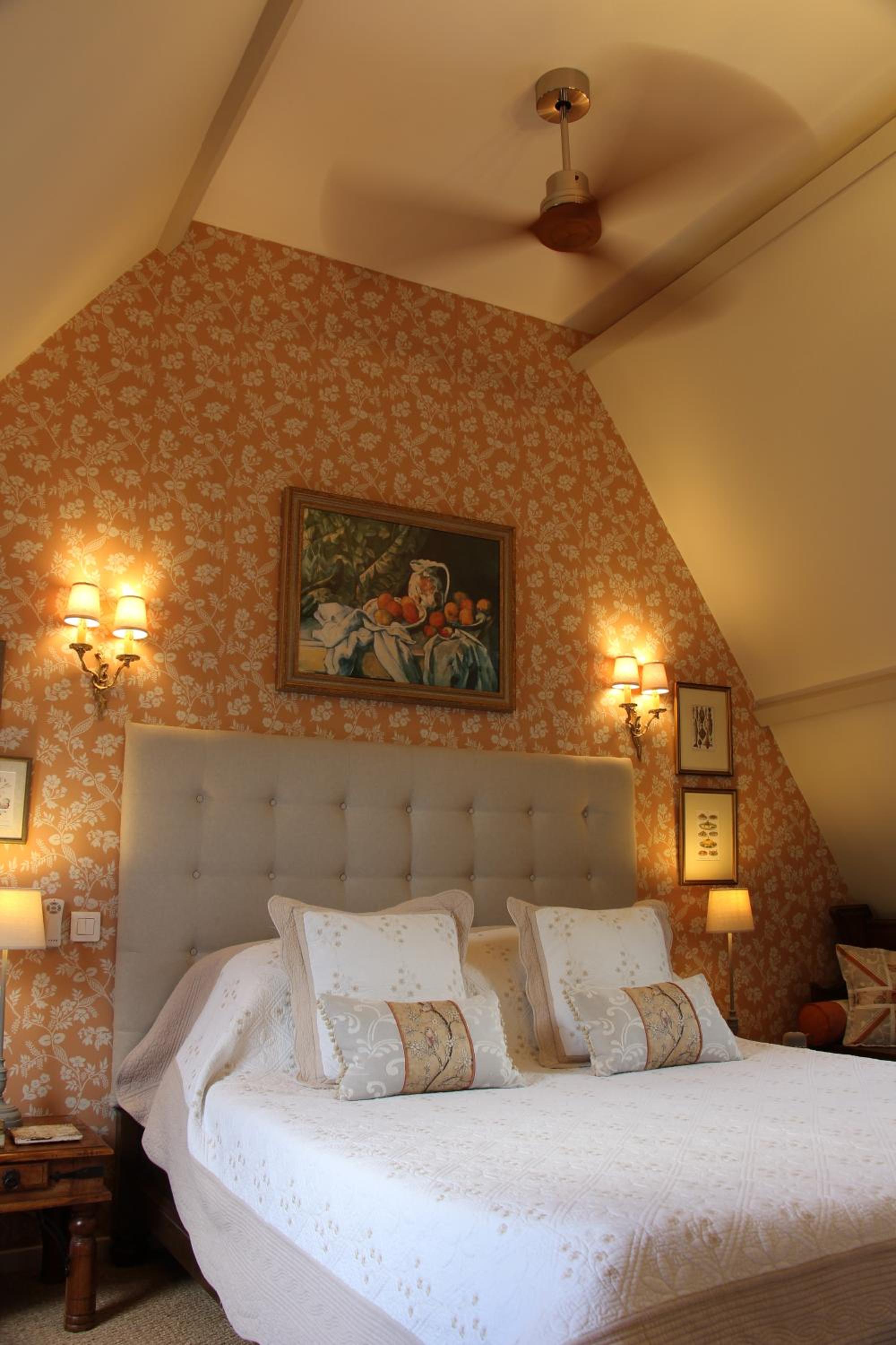 Deluxe Double Room with Shower