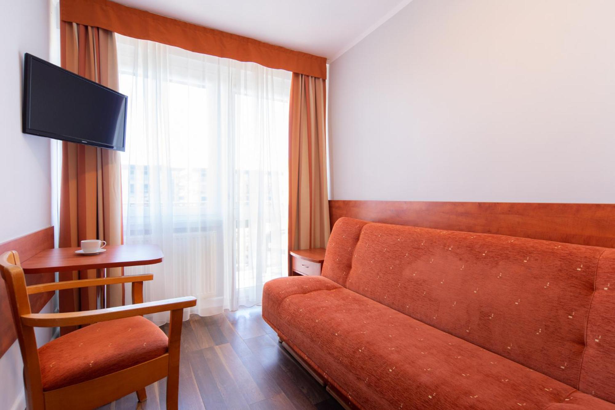 Small Single Room photo 2