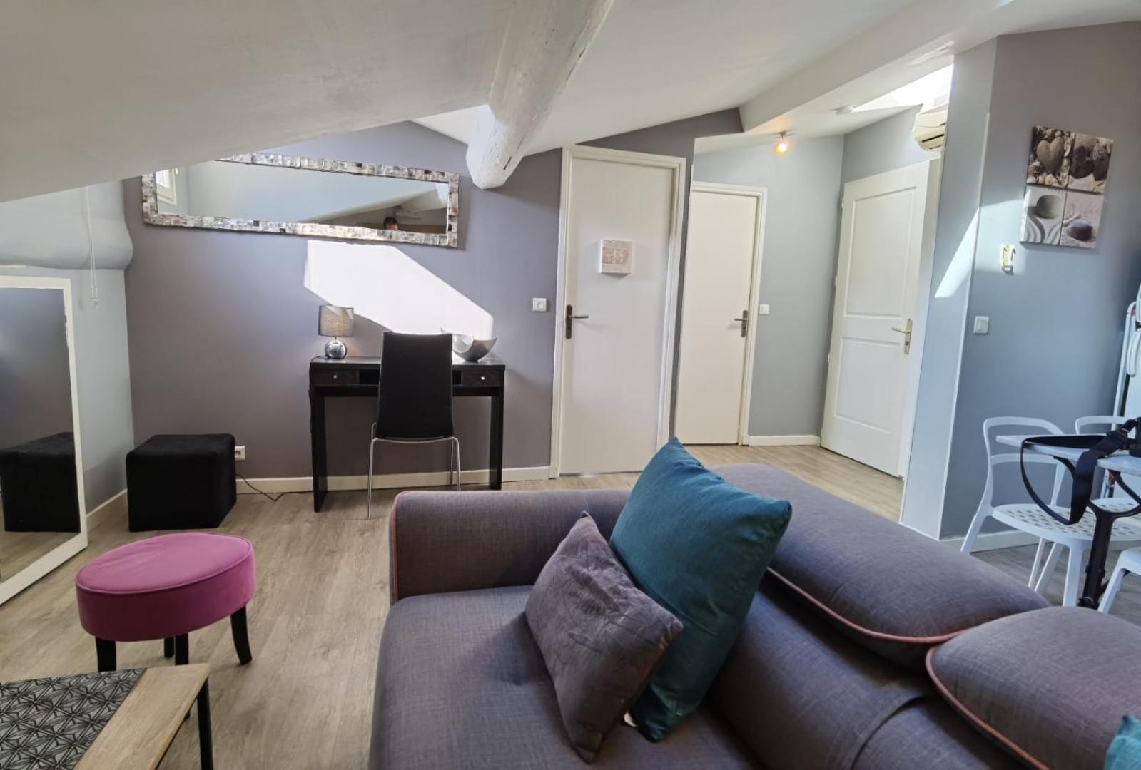 One-Bedroom Apartment