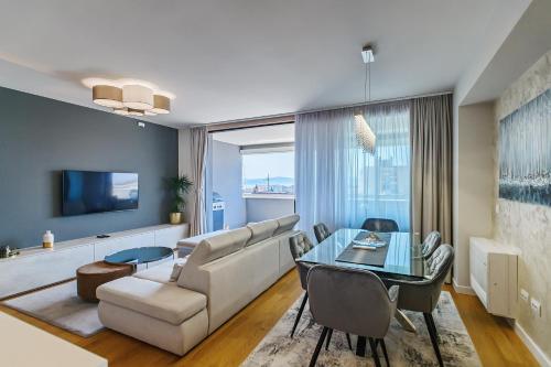 Two-Bedroom Apartment - Photo 34