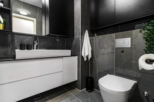 Two-Bedroom Apartment - Photo 59