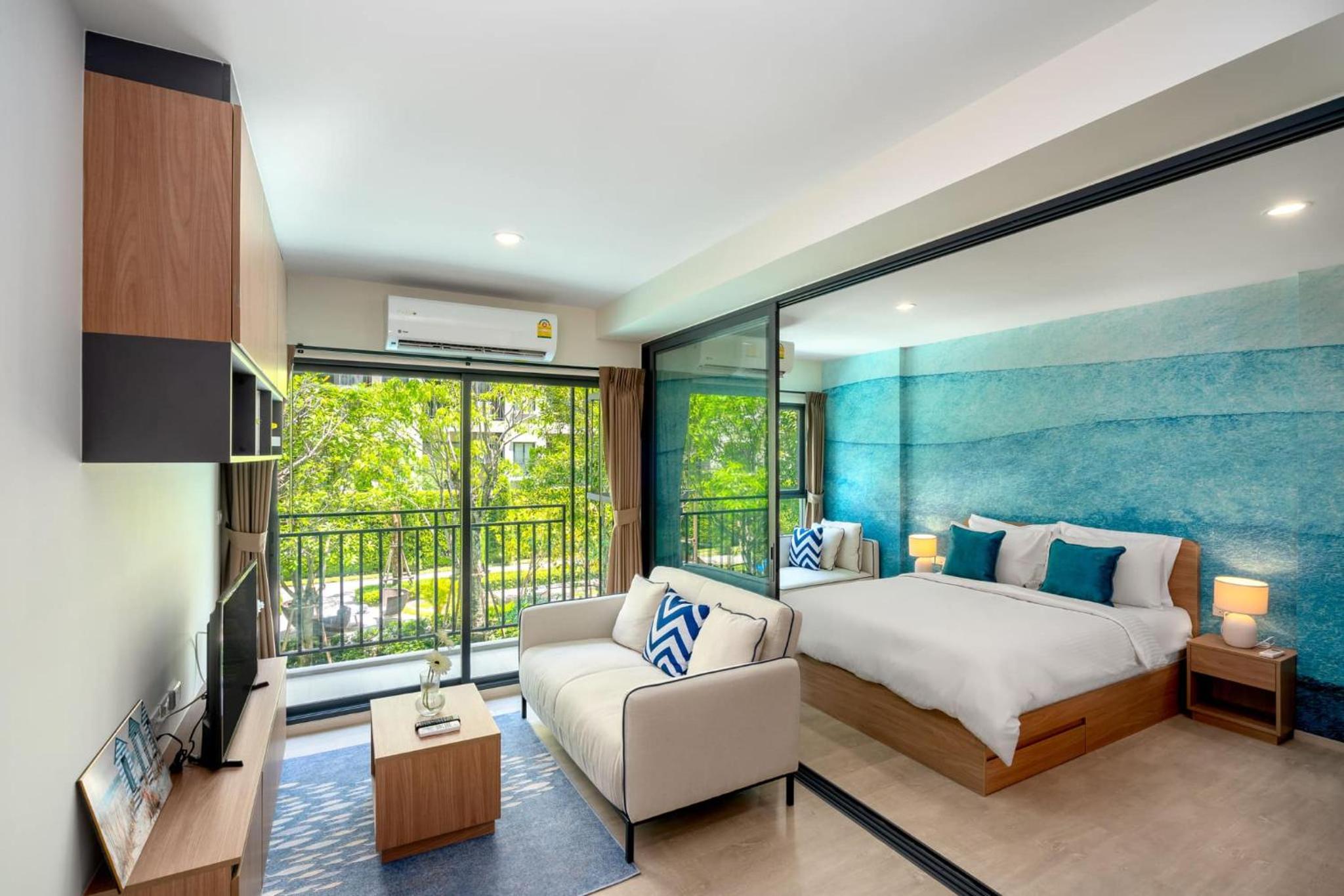 One-Bedroom Apartment - Photo 8