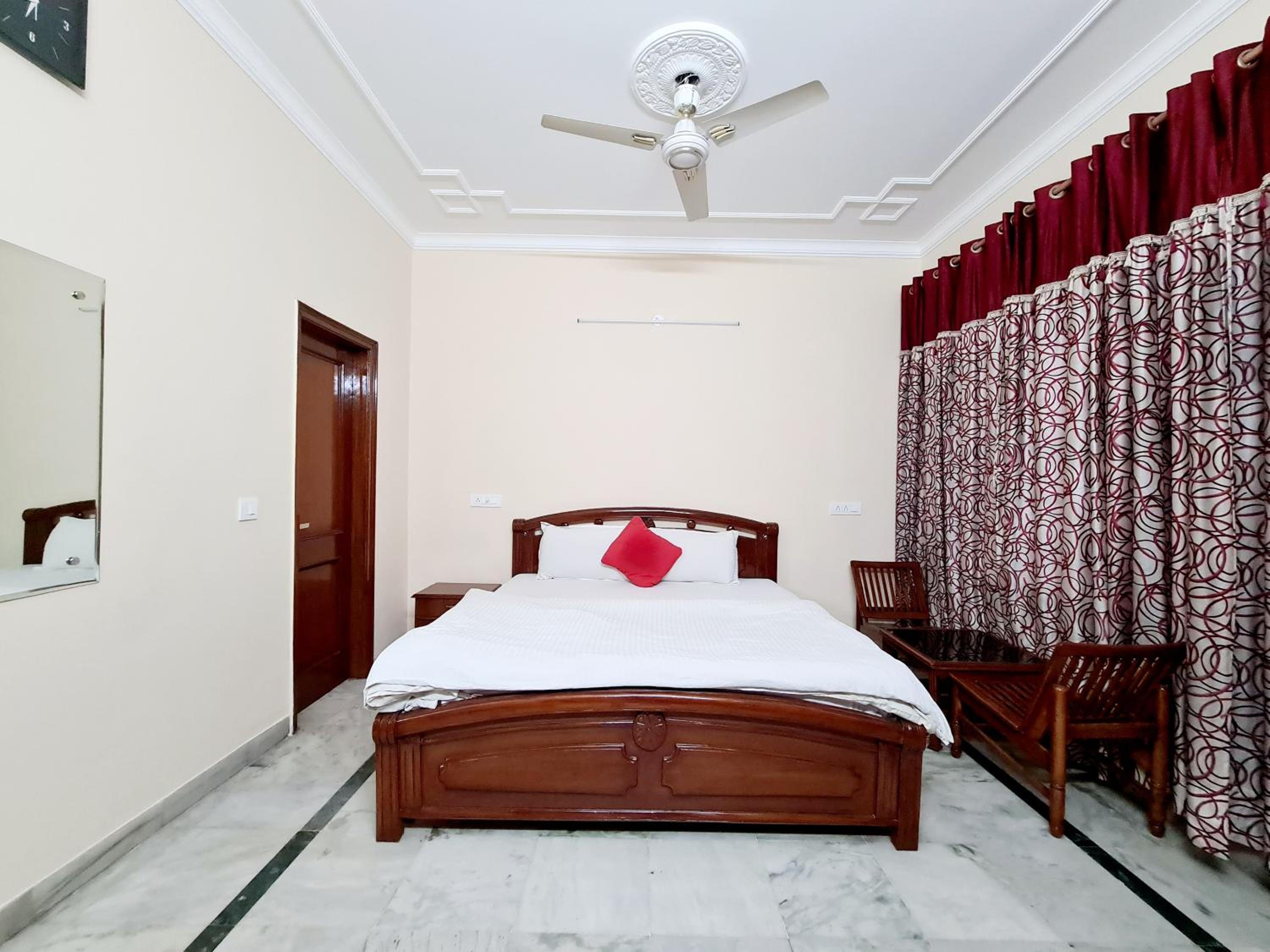 Deluxe Double Room photo 2