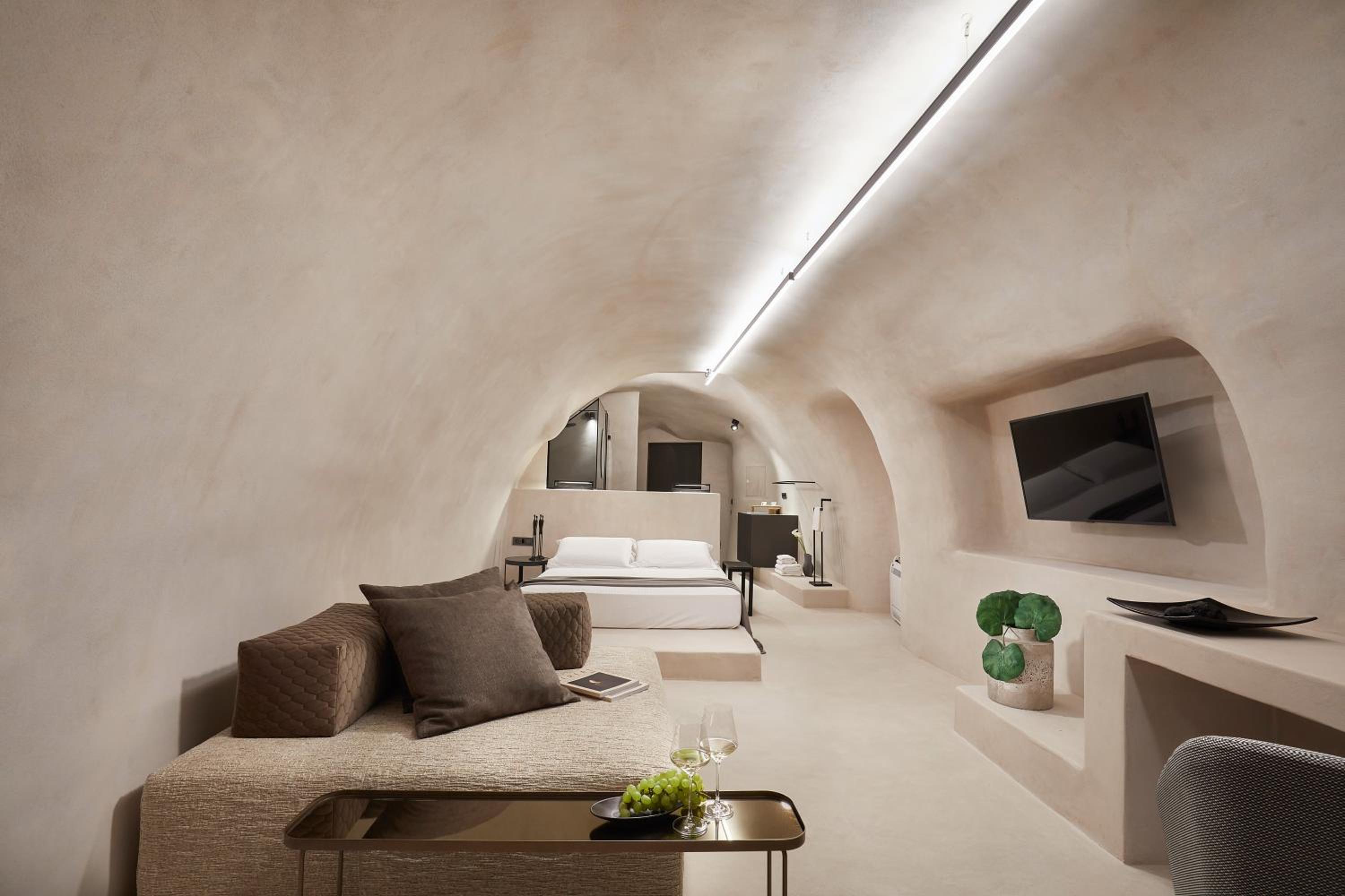 Cosmic Cave Suite with Outdoor Jacuzzi - Caldera View photo 1