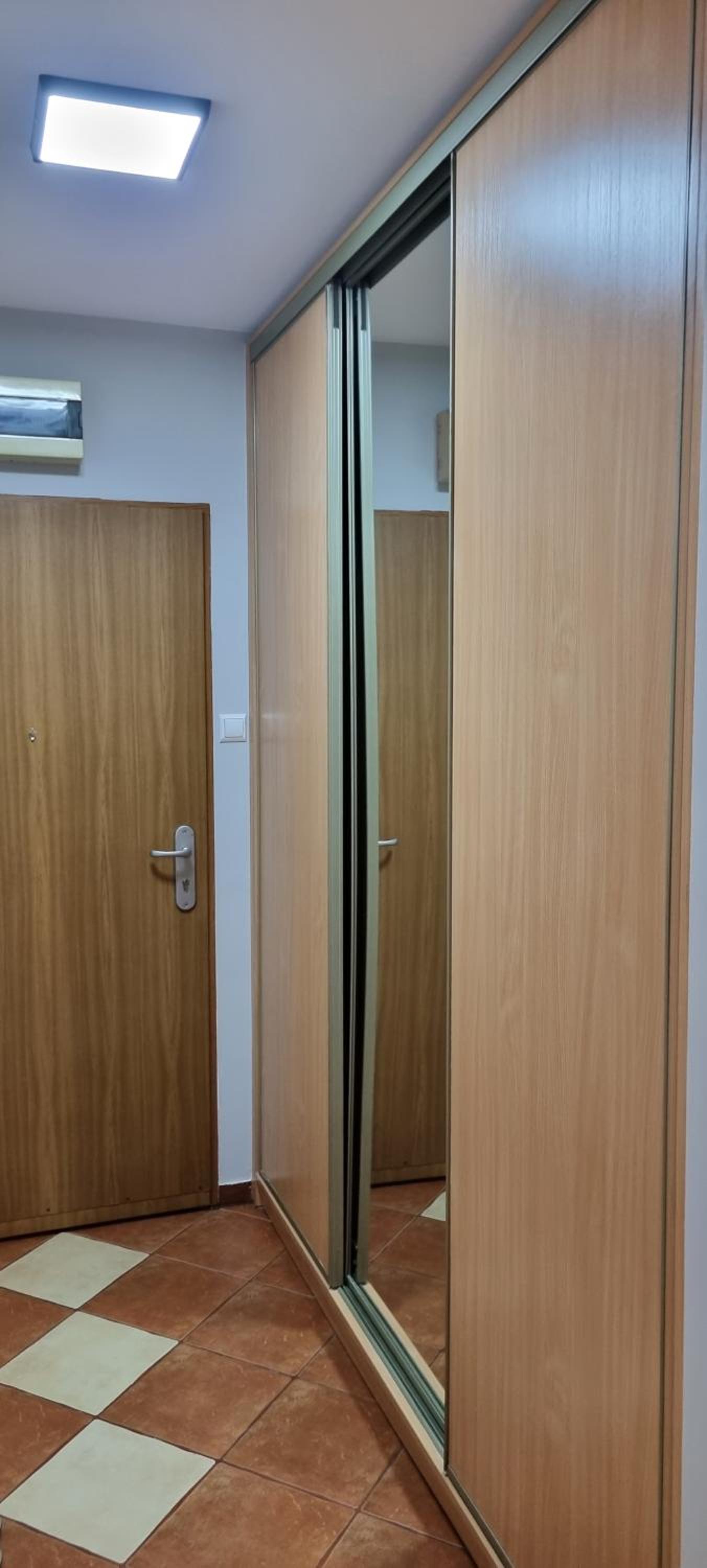 One-Bedroom Apartment - Photo 2
