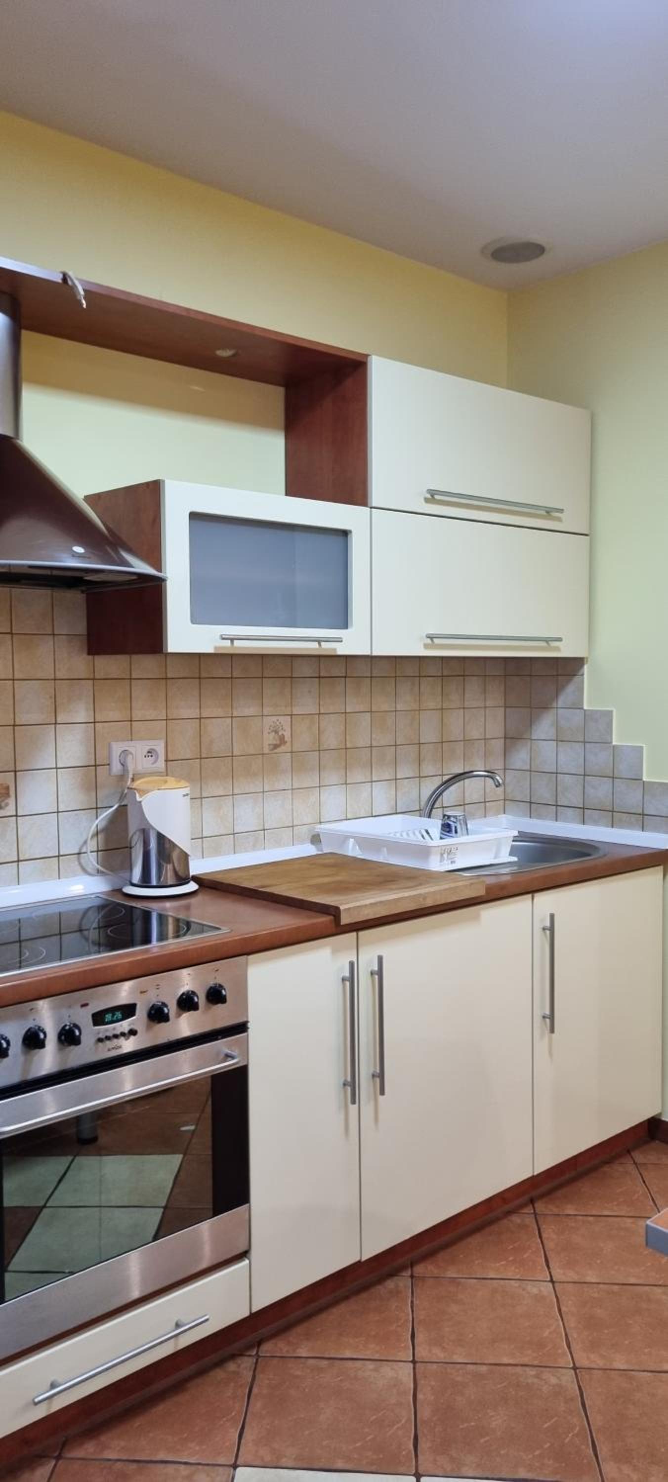 One-Bedroom Apartment - Photo 3
