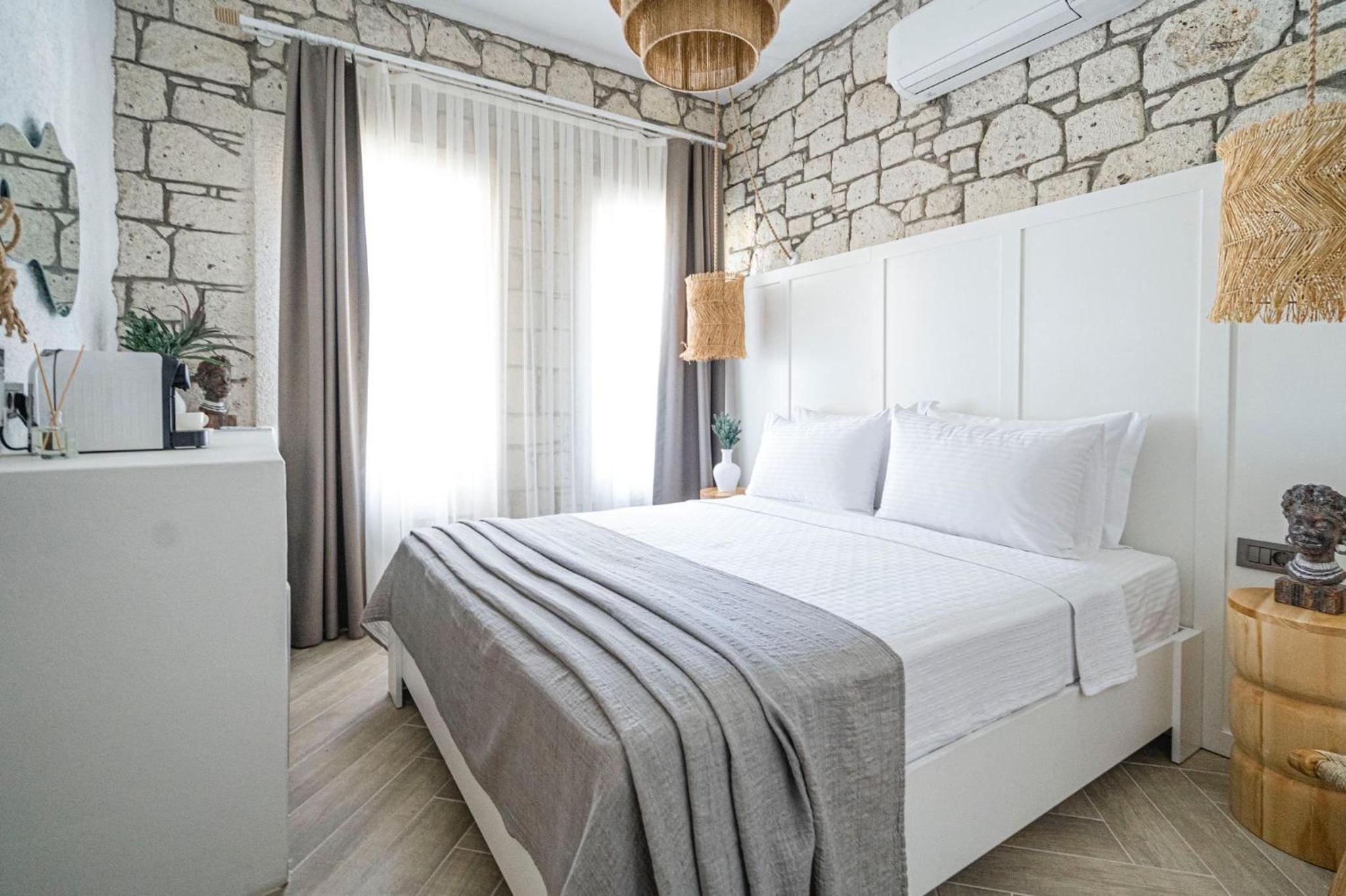 Standard Double or Twin Room - Photo 3