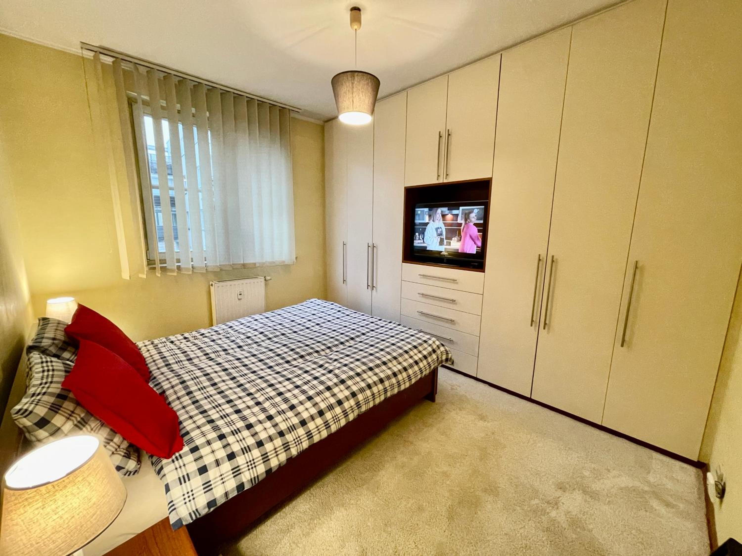 One-Bedroom Apartment - Photo 12