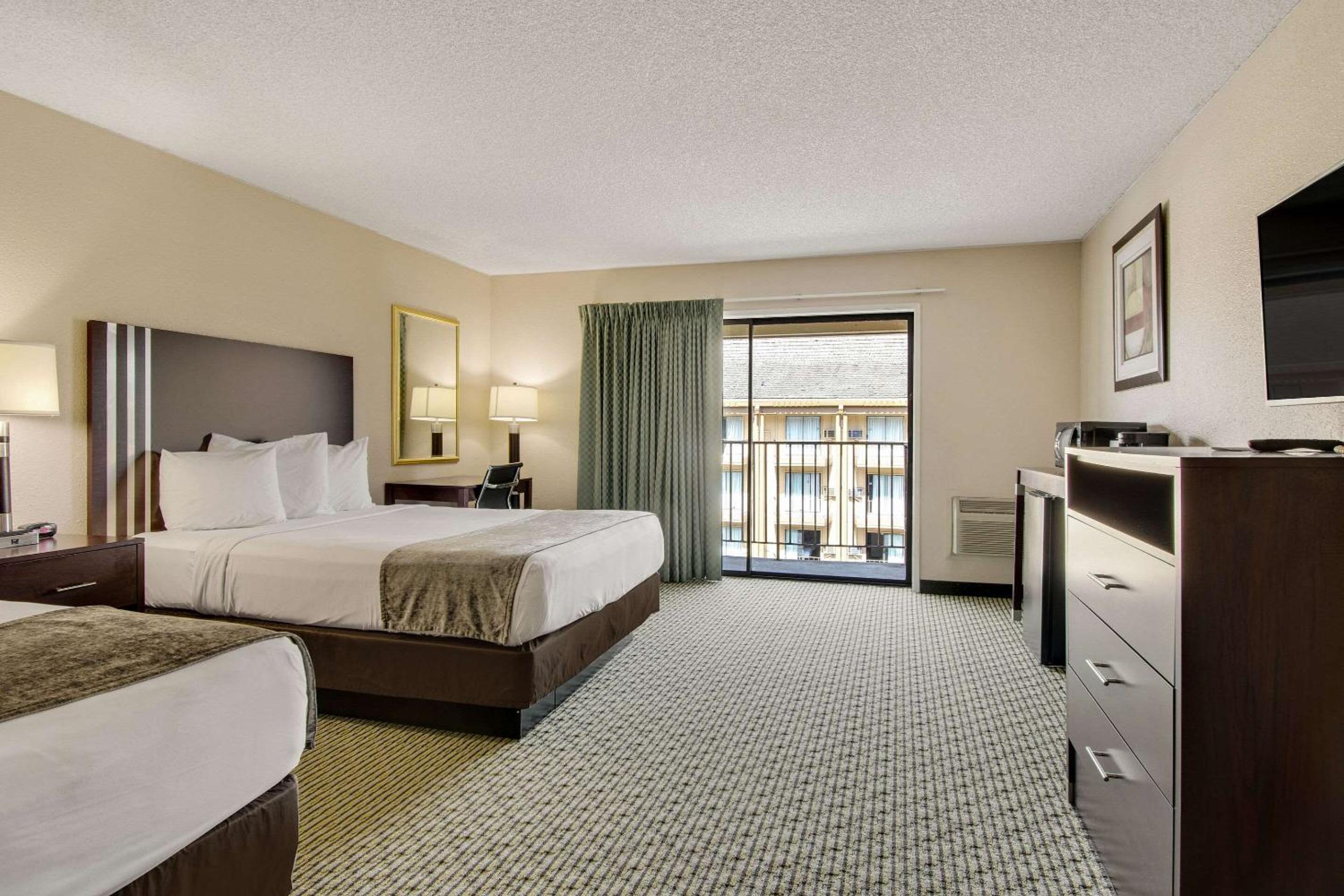 Queen Room with Two Queen Beds - Non-Smoking