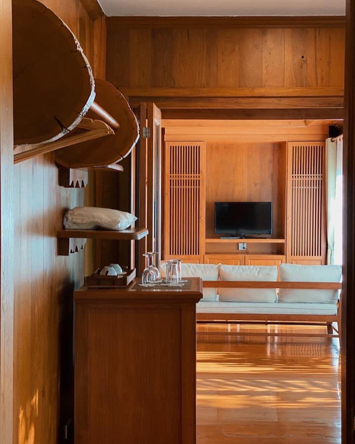 One-Bedroom Suite - Photo 2