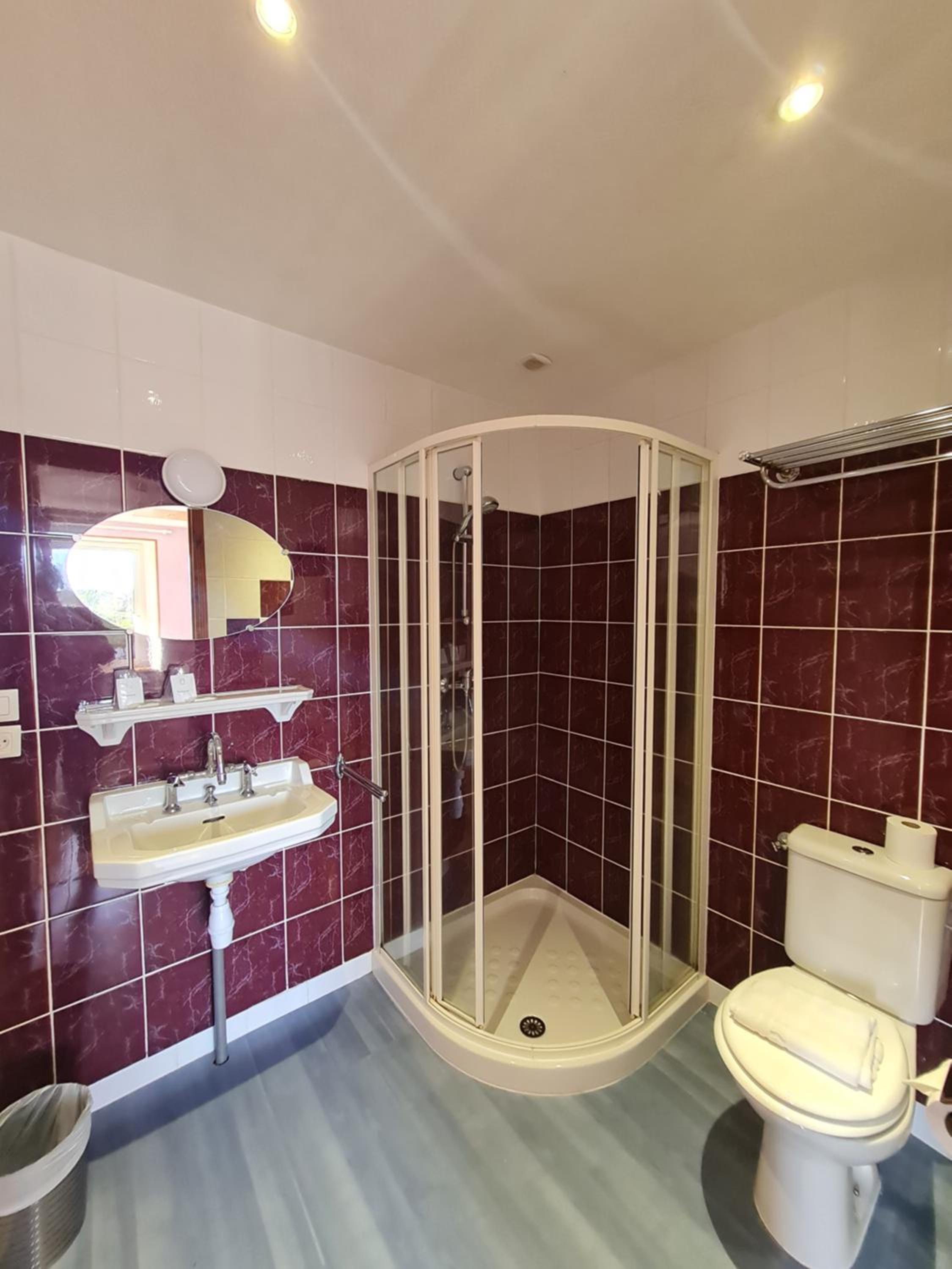 Double Room - Photo 6
