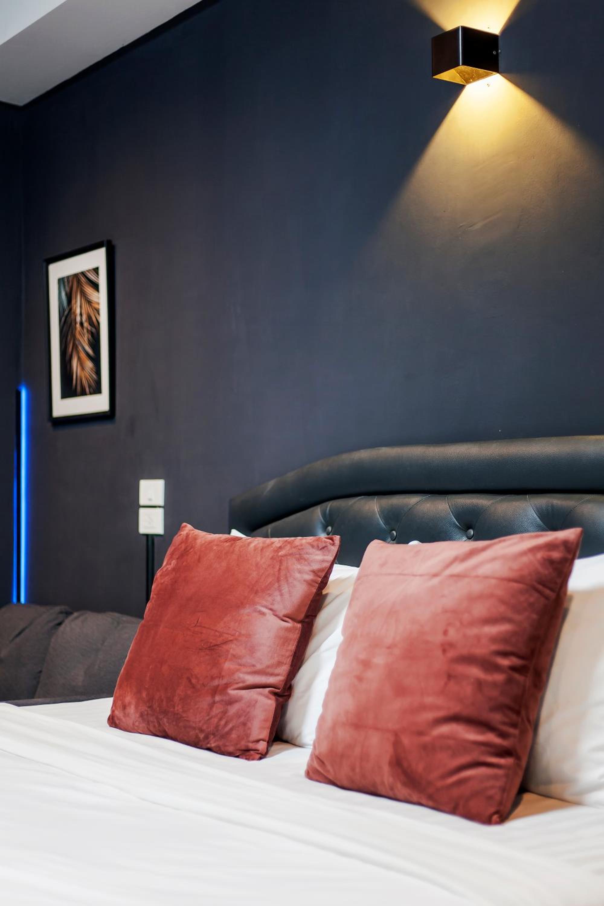 Superior King Room - Photo 10