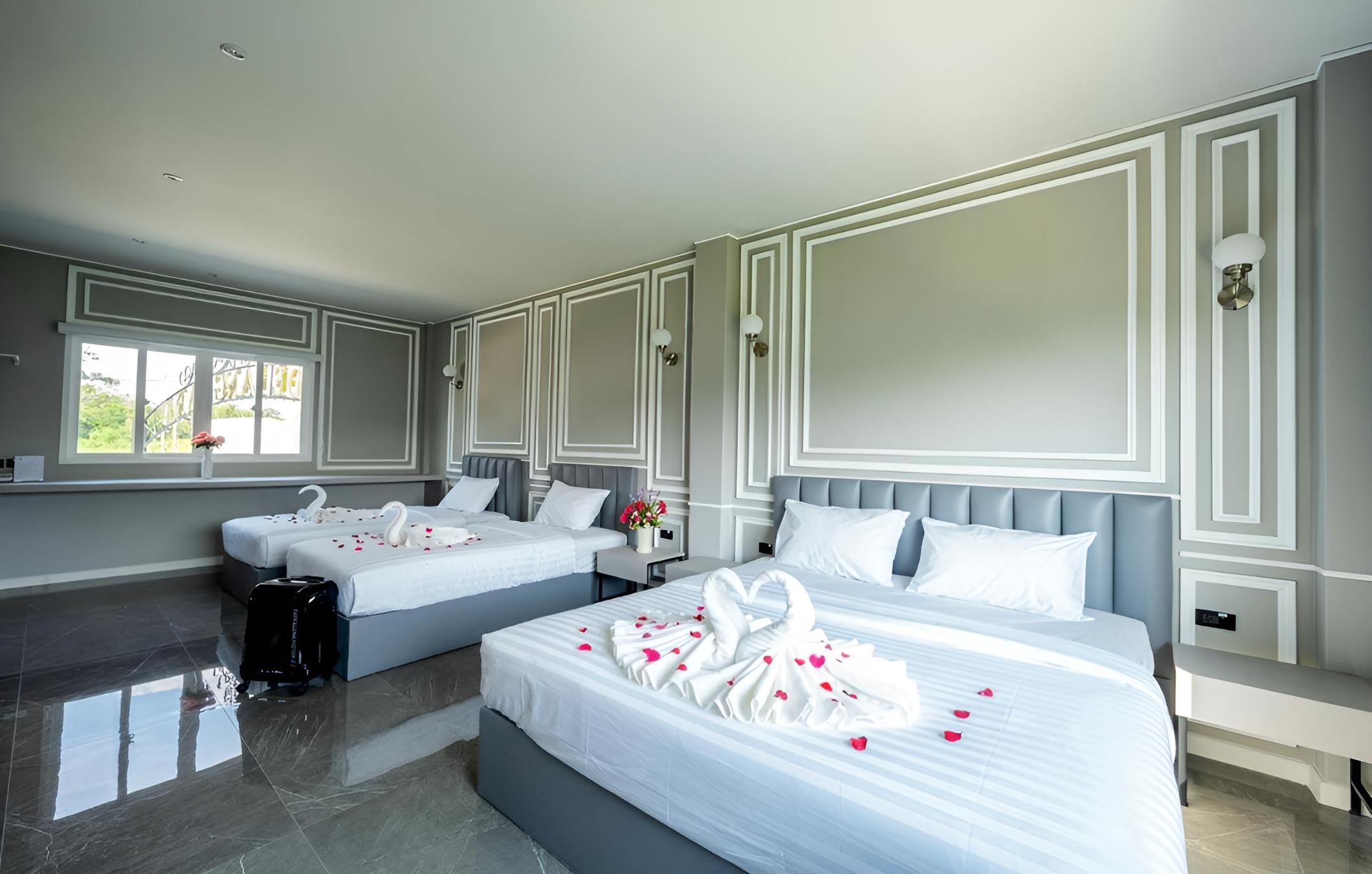 Superior Suite - Photo 1