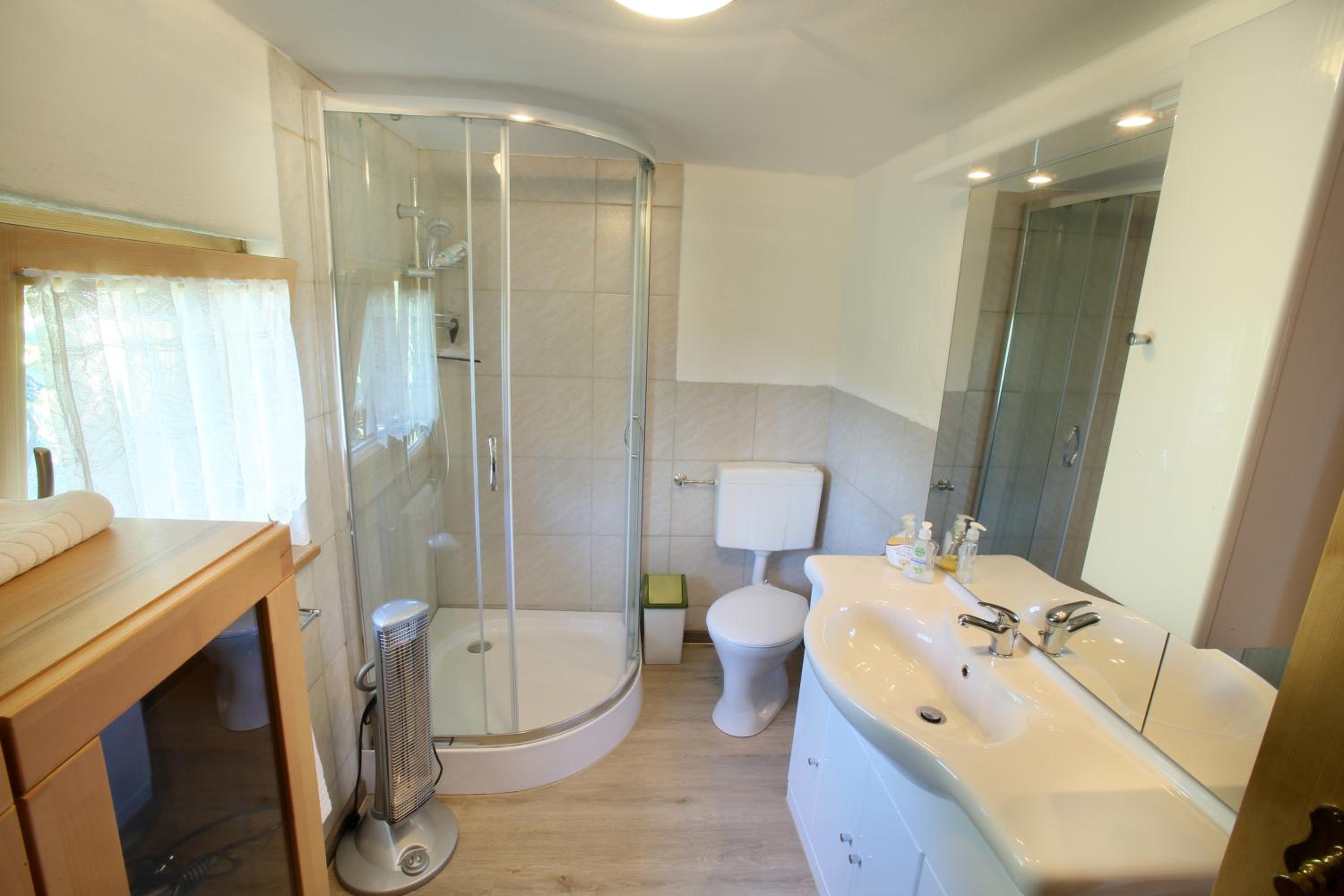 One-Bedroom House photo 2