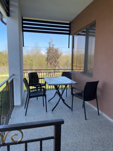 Studio Apartment photo 1