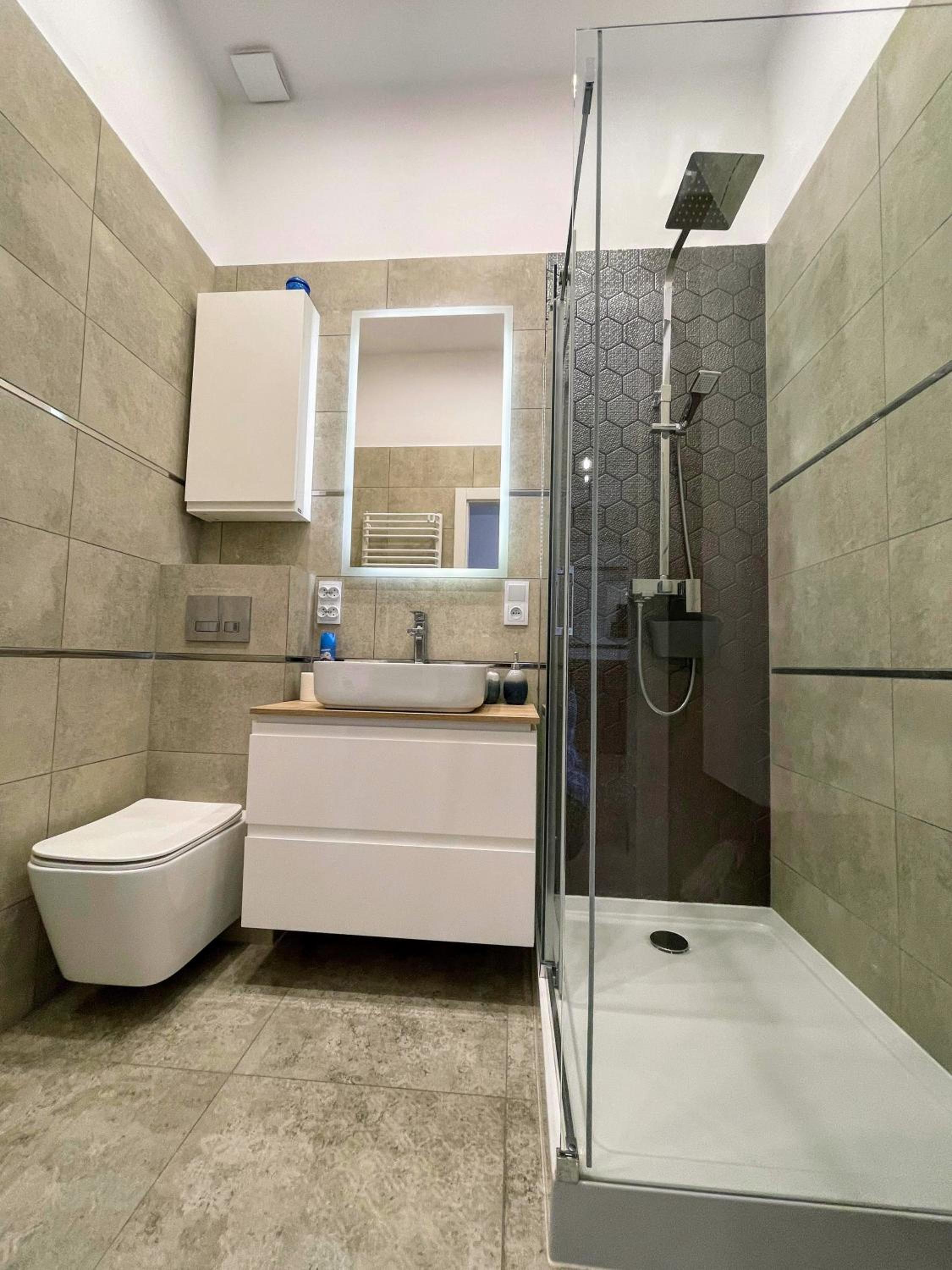 Studio Apartment - Photo 17