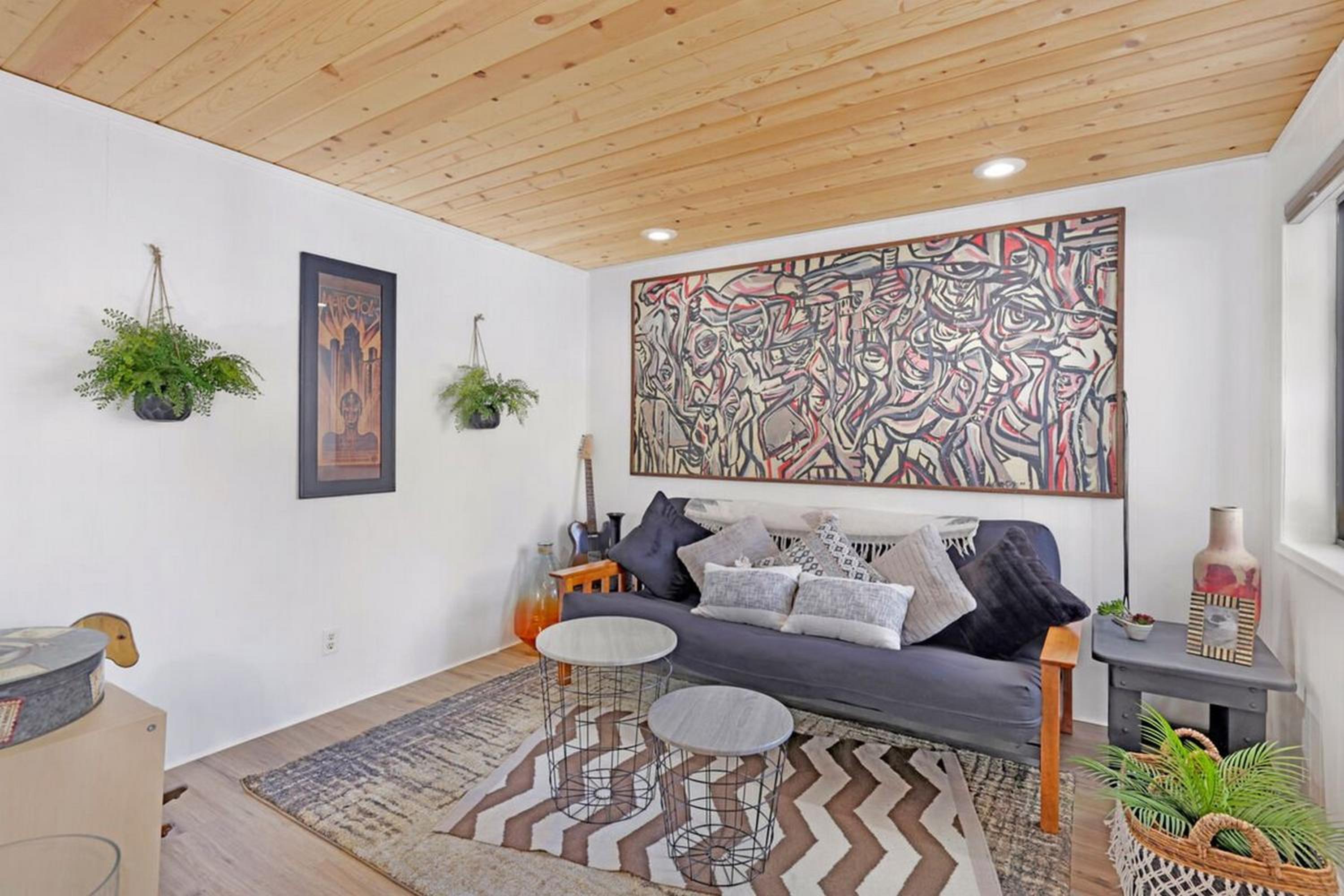 Three-Bedroom House photo 1