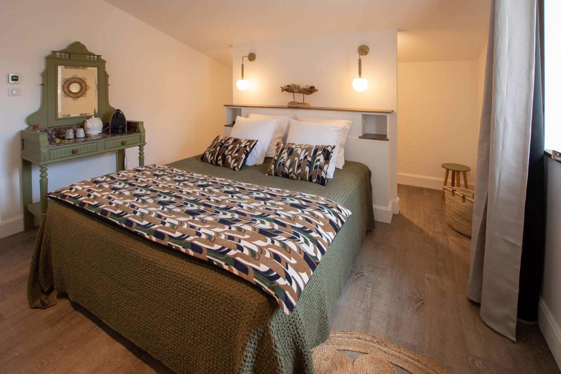 Deluxe King Room