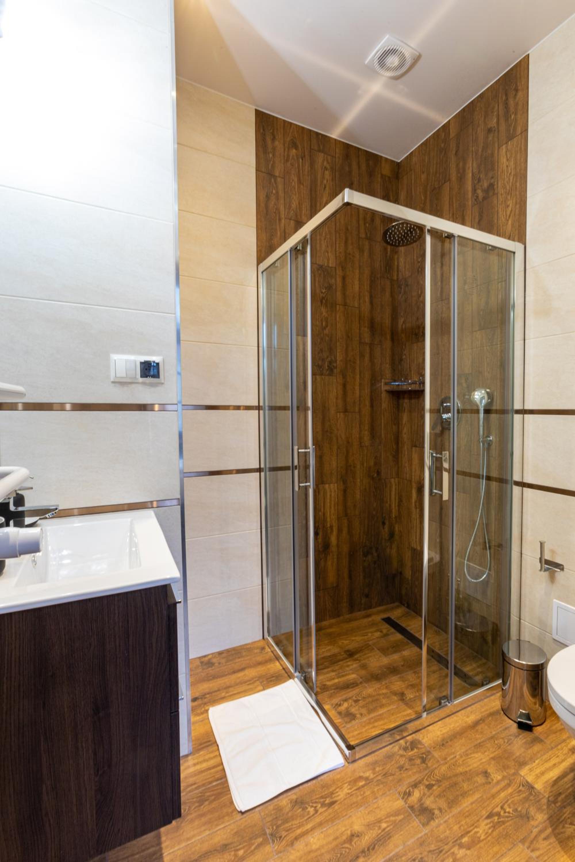 Superior Triple Room photo 3