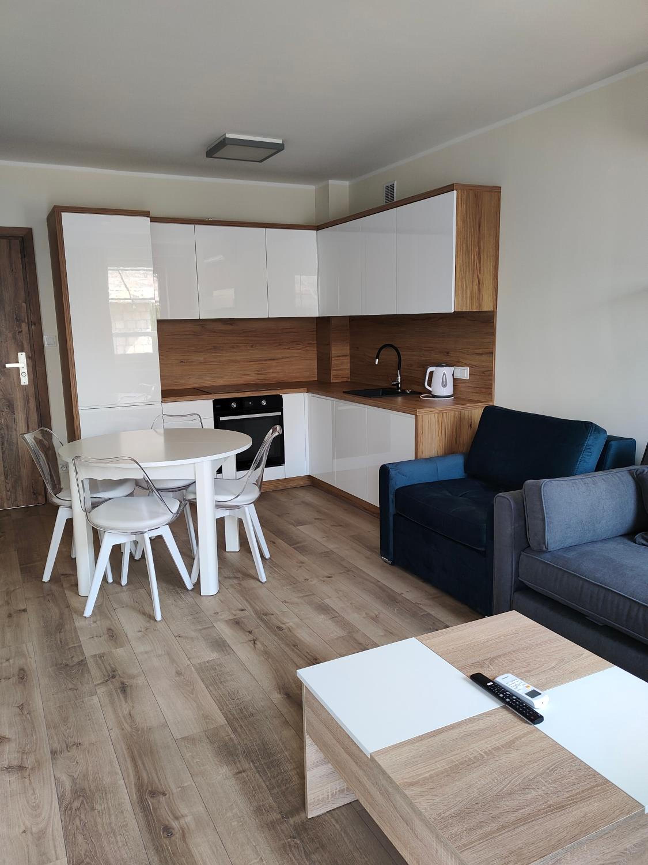 One-Bedroom Apartment photo 1