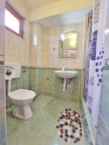Triple Room with Private Bathroom - Photo 4