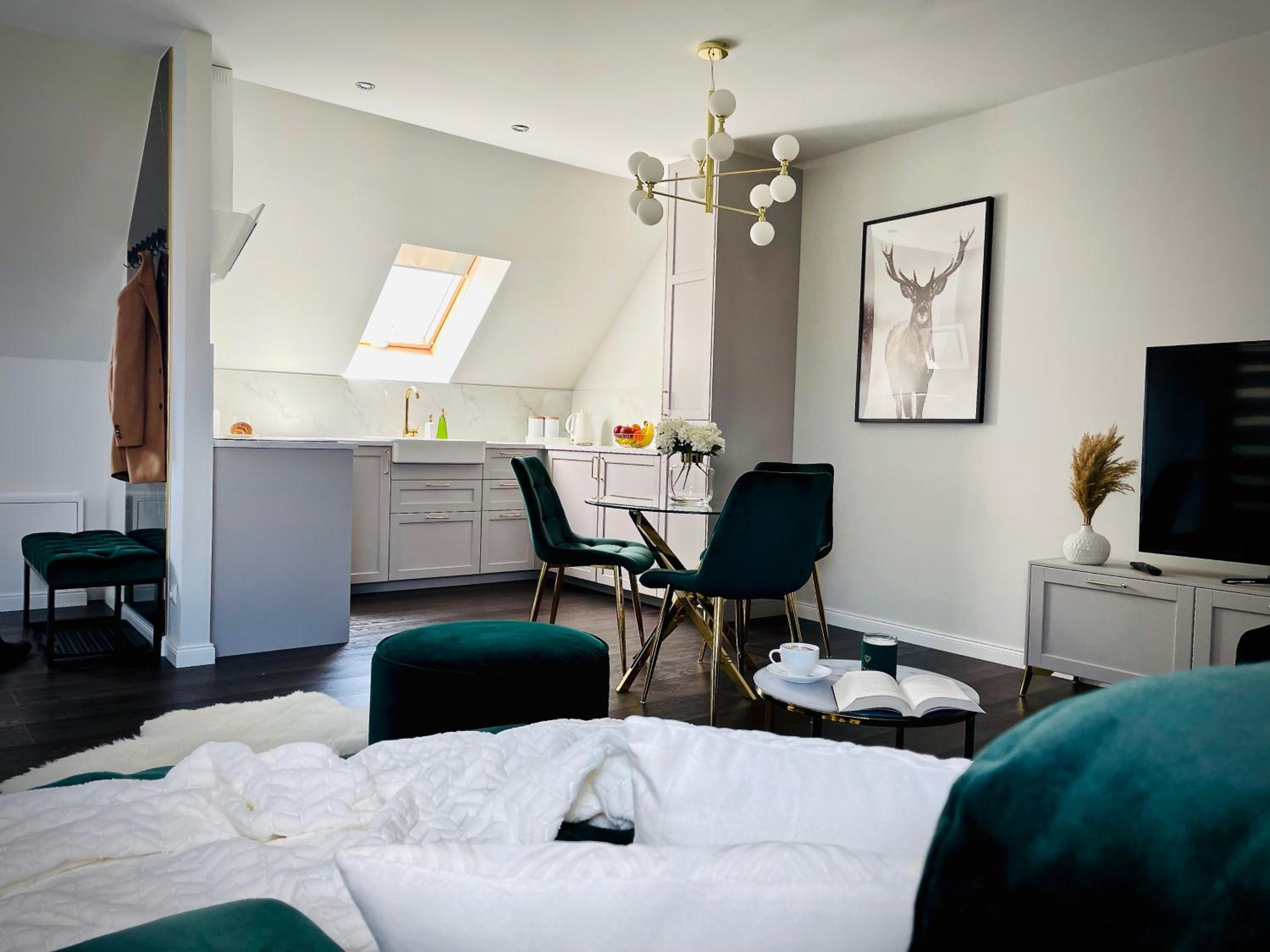 One-Bedroom Apartment - Photo 8