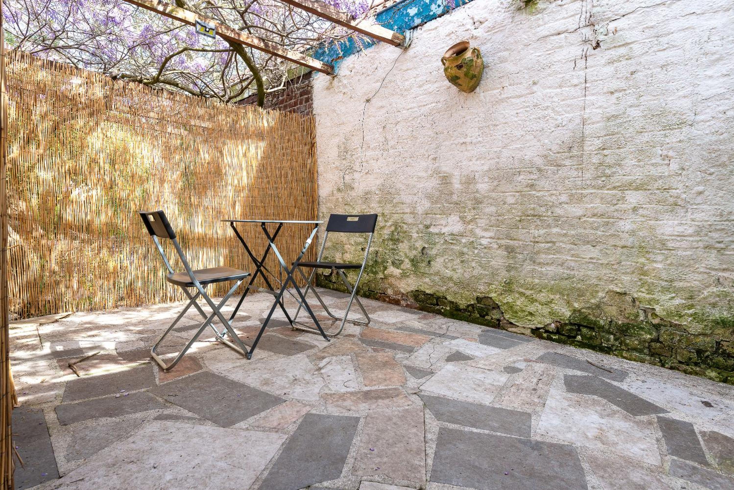 Apartment with Terrace - Photo 4