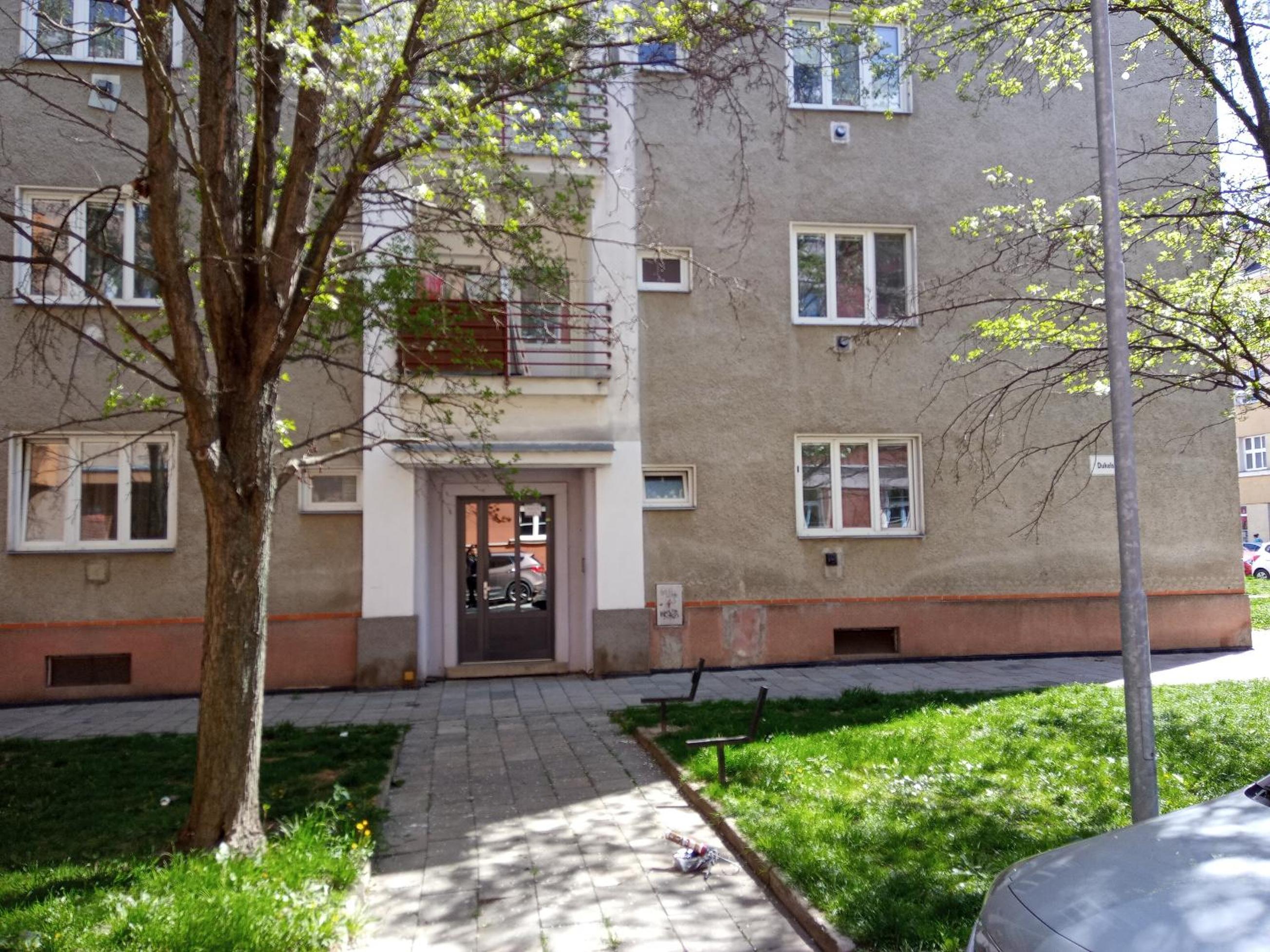 One-Bedroom Apartment - Photo 4