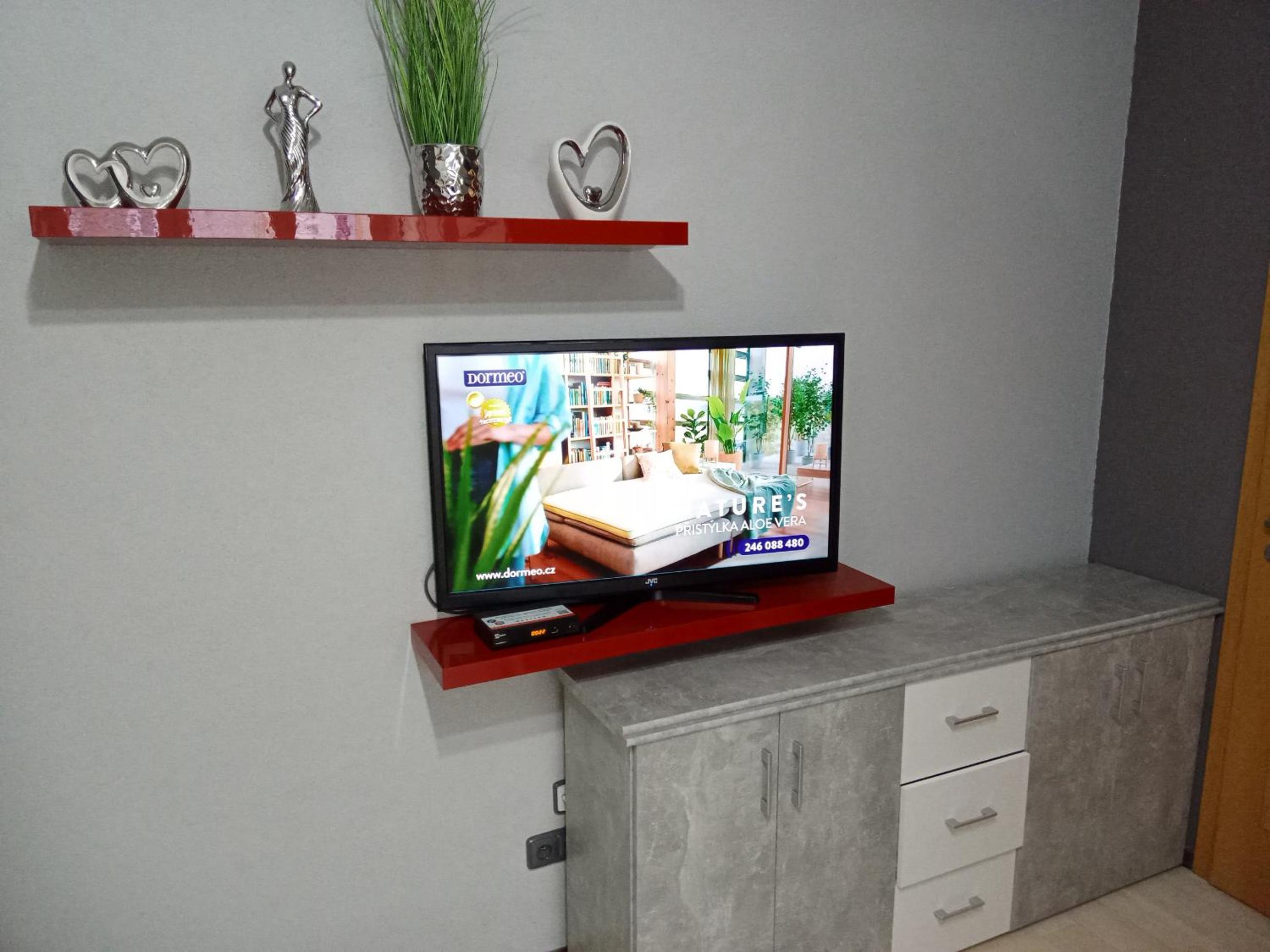 One-Bedroom Apartment - Photo 6