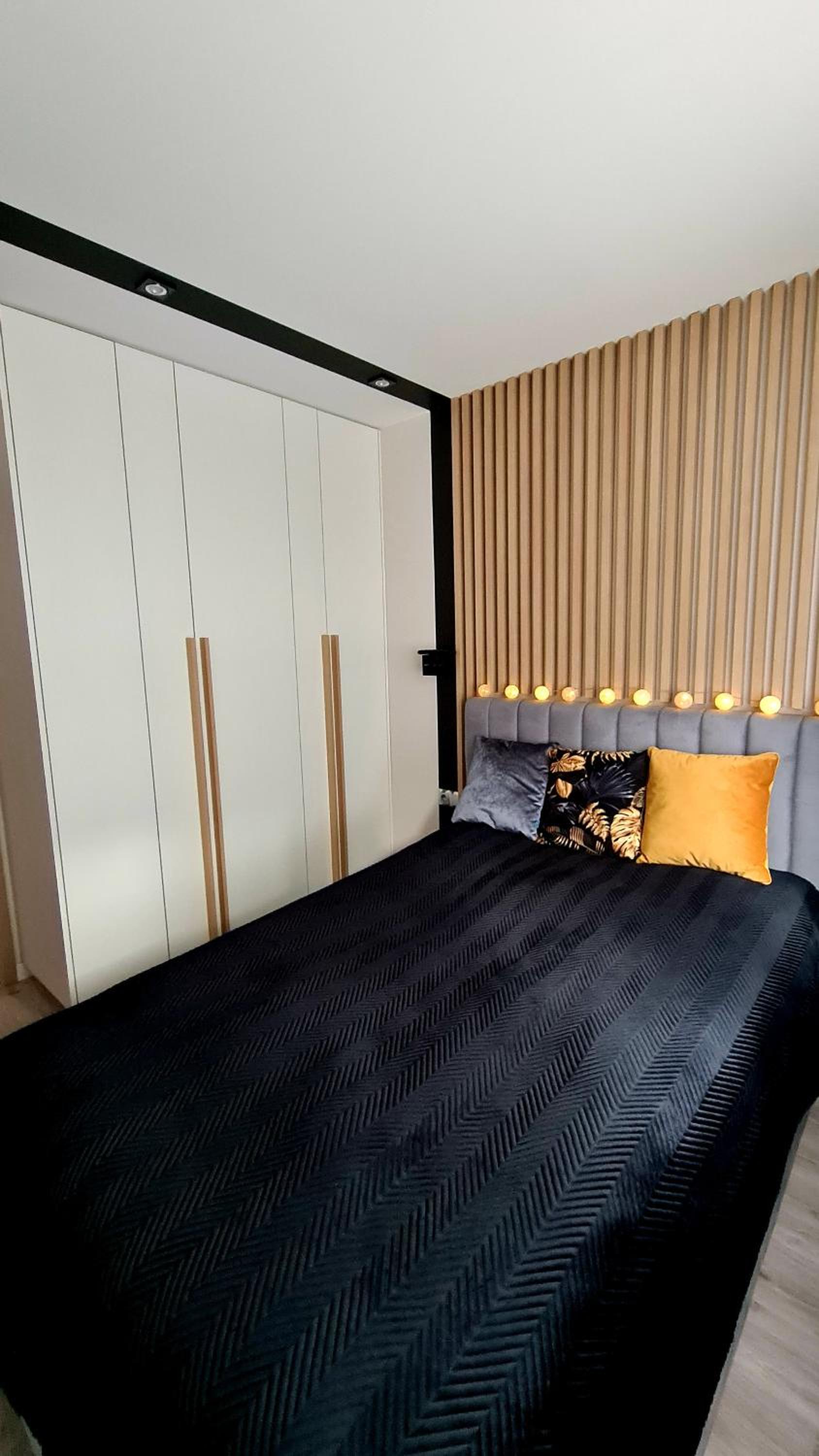 One-Bedroom Apartment - Photo 6