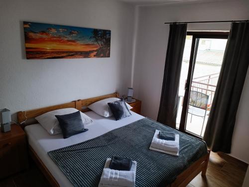 Double or Twin Room with Terrace - Photo 2