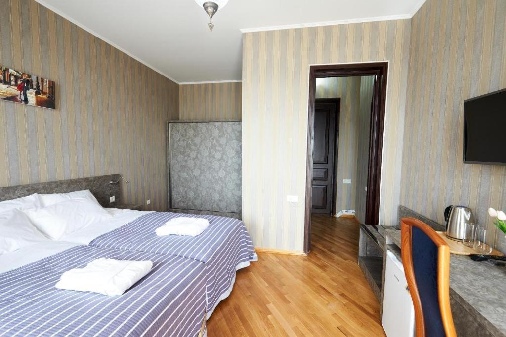 Twin Room with City View