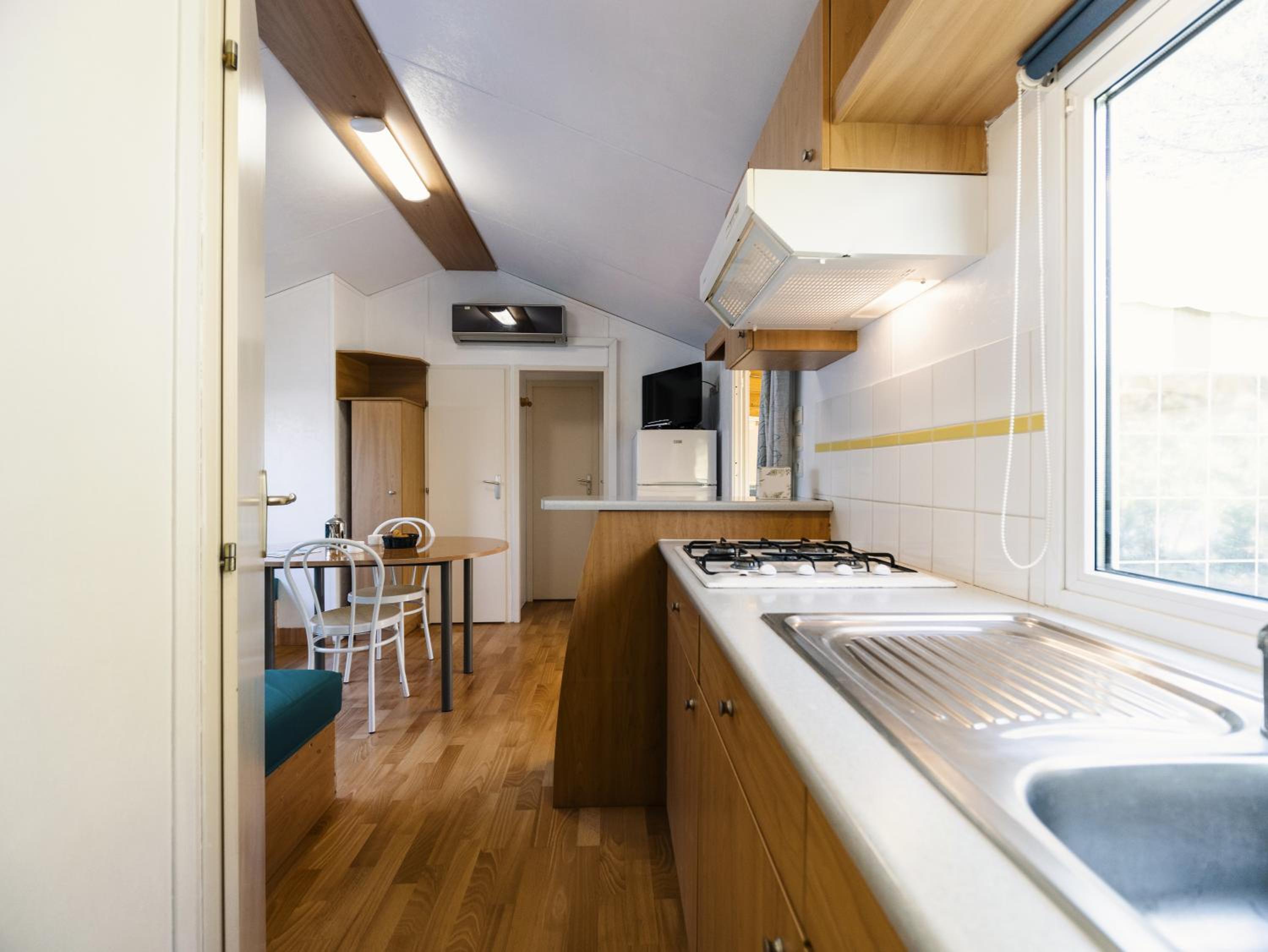 Mobile Home photo 2