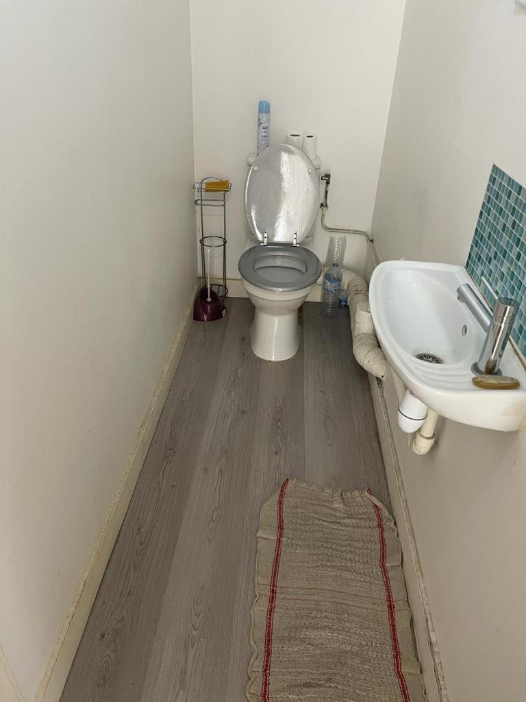 Single Bed in Dormitory Room photo 3