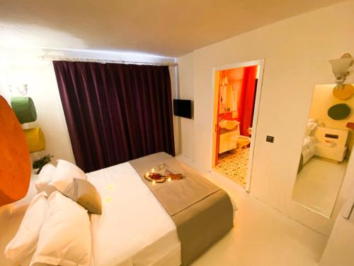 Junior Suite with Pool View