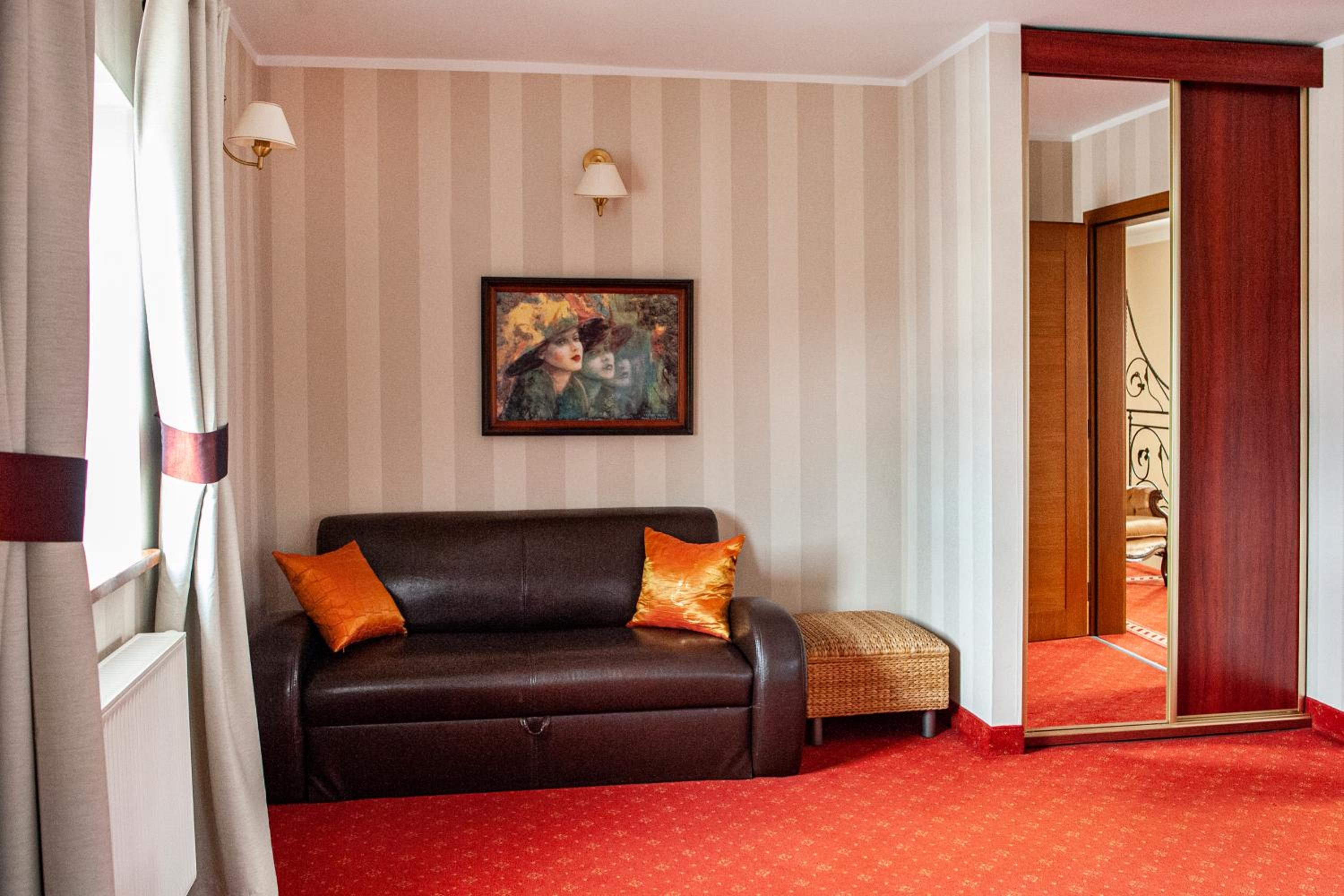 Standard Double Suite