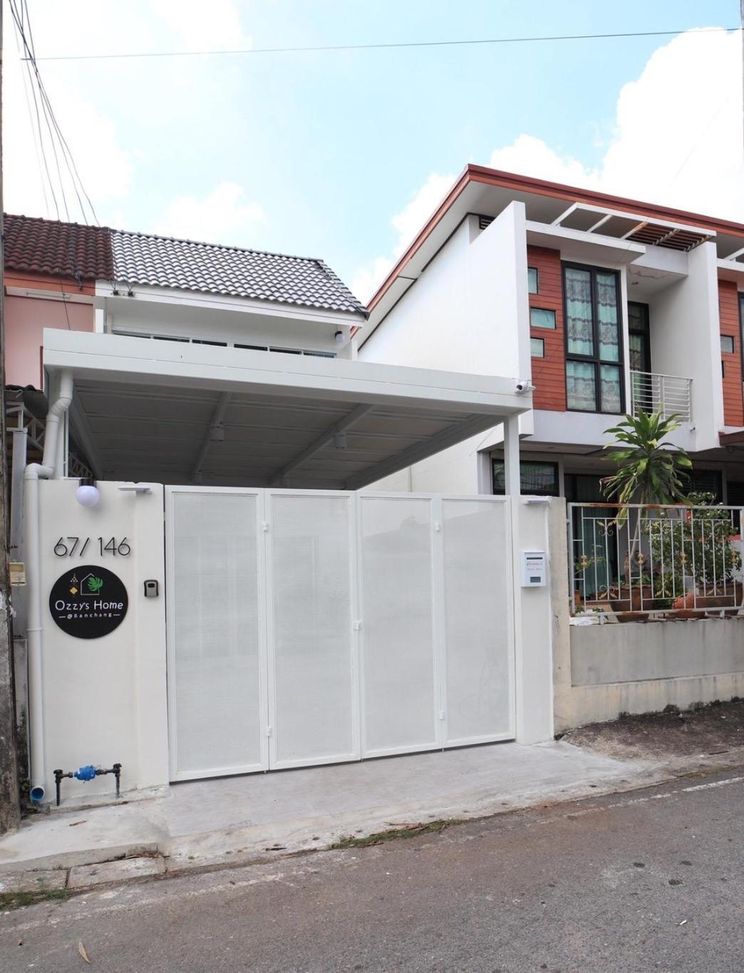 Three-Bedroom Townhouse - Photo 16