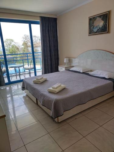 Double or Twin Room with Side Sea View