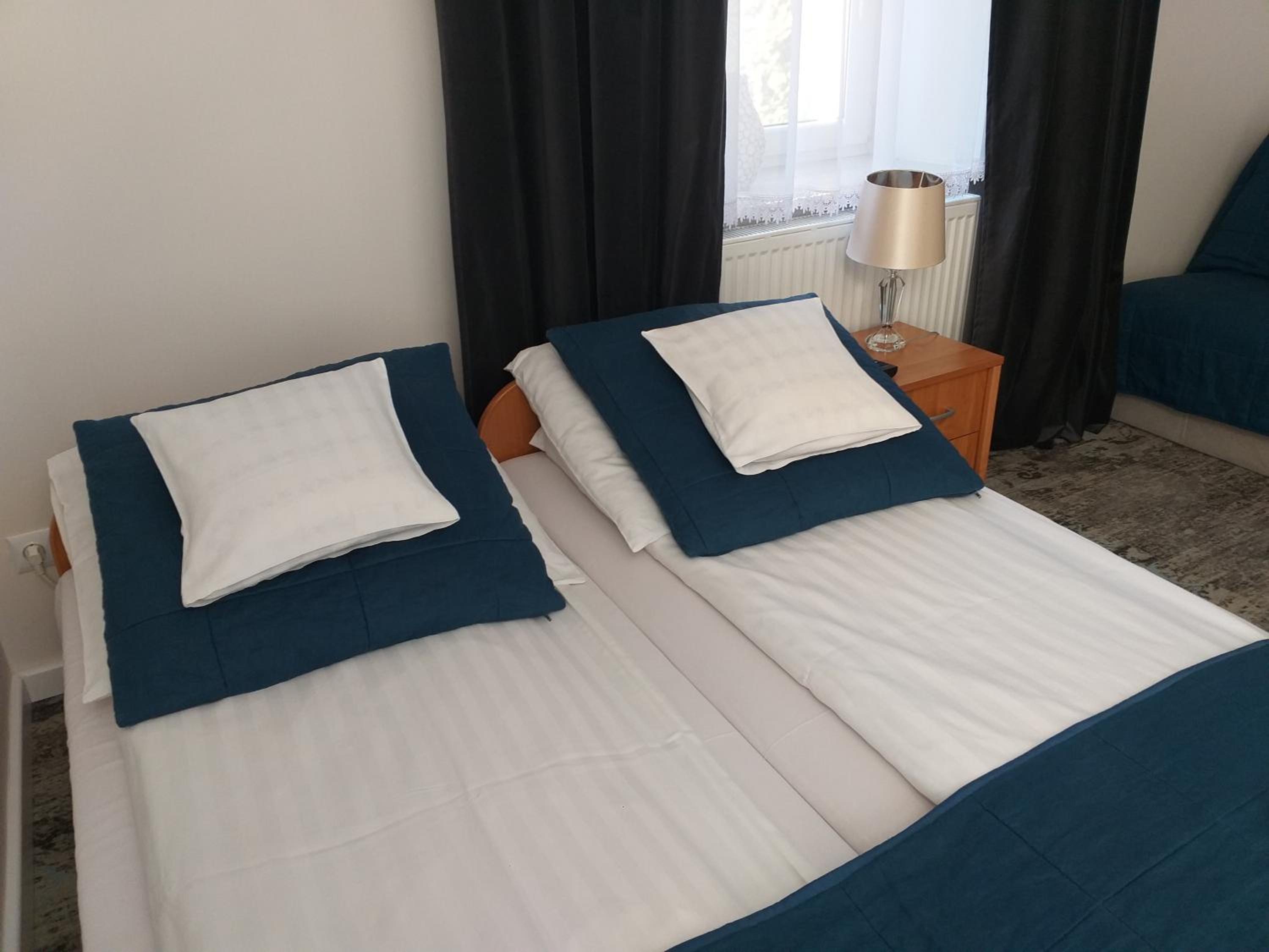 Quadruple Room with Garden View - Photo 4