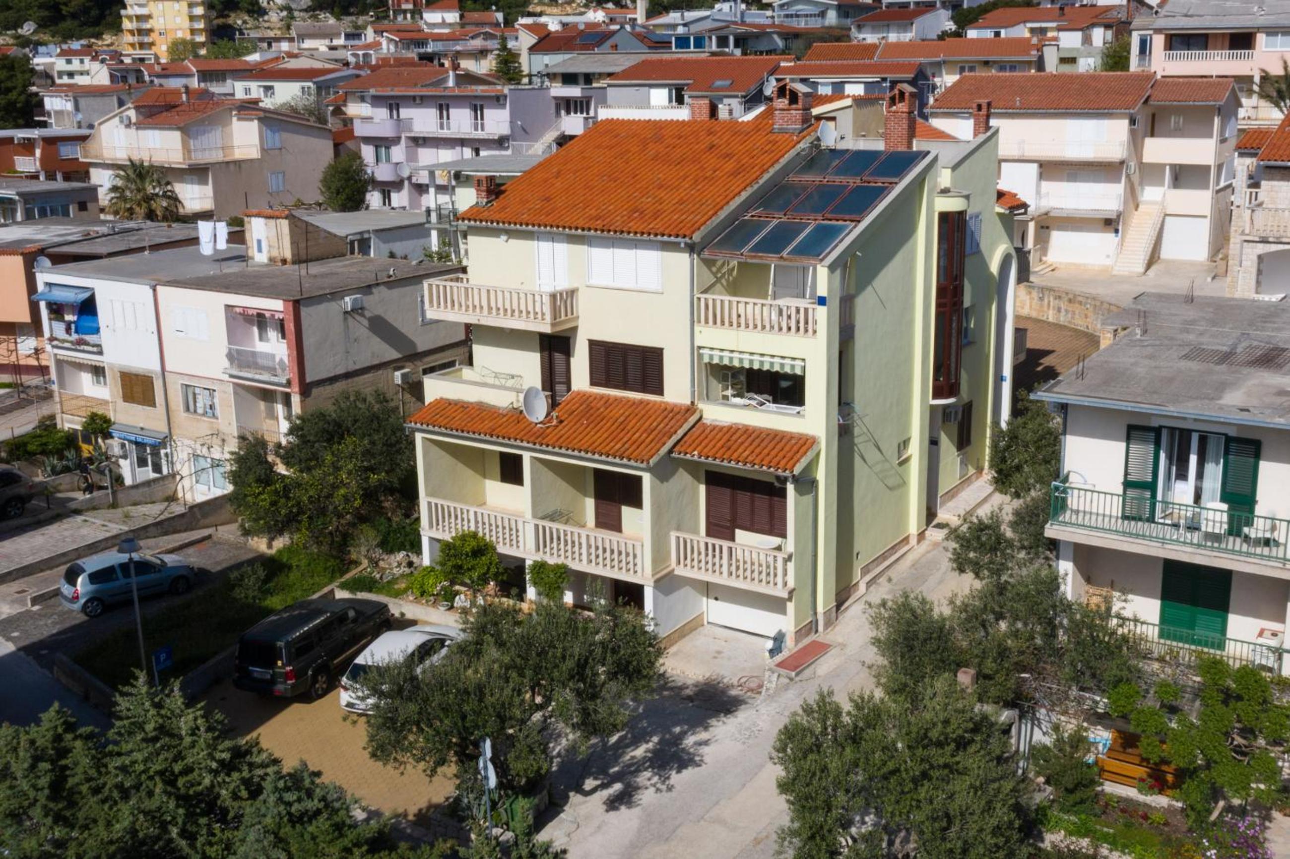 Deluxe Apartment
