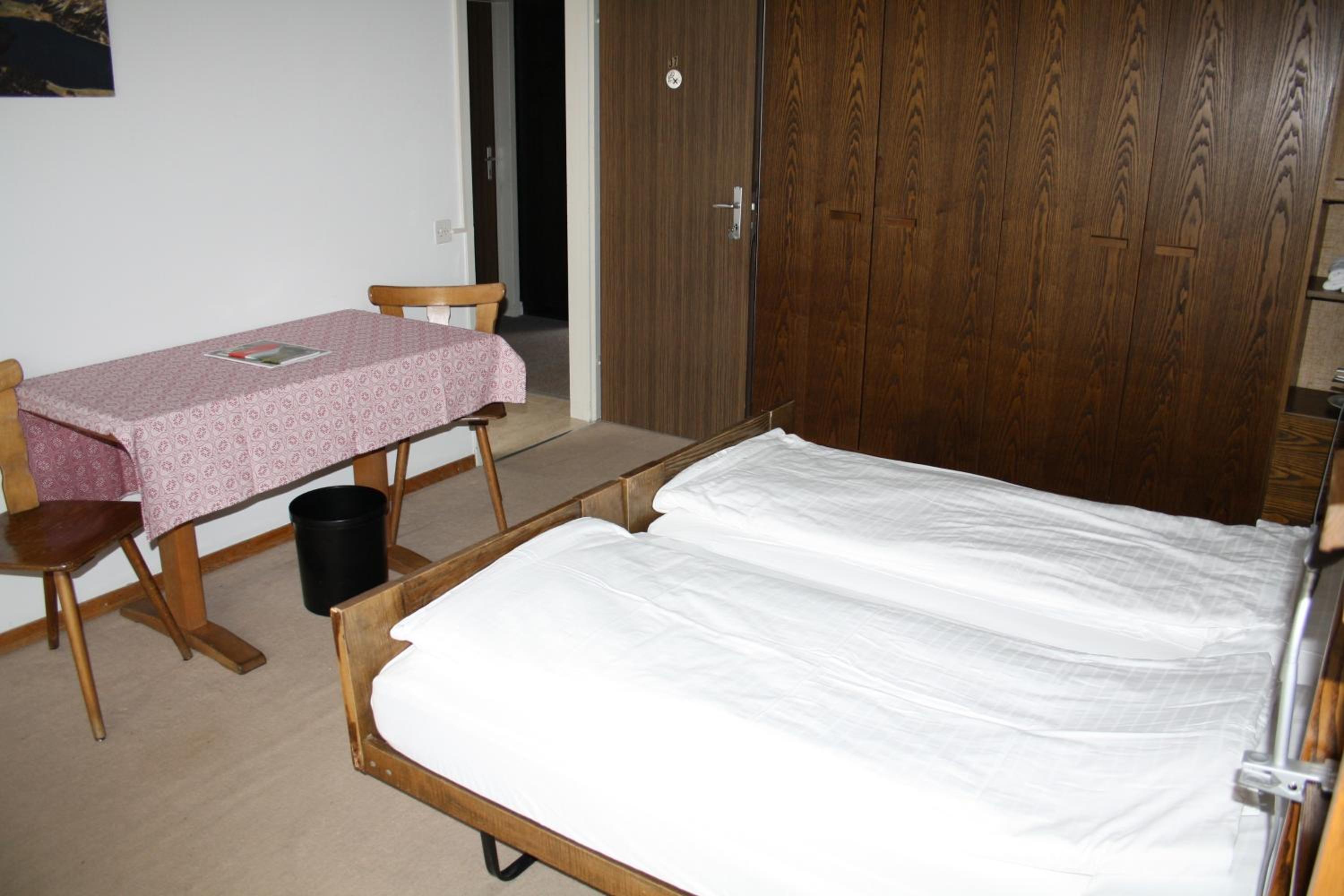Double Room with Shared Bathroom photo 2