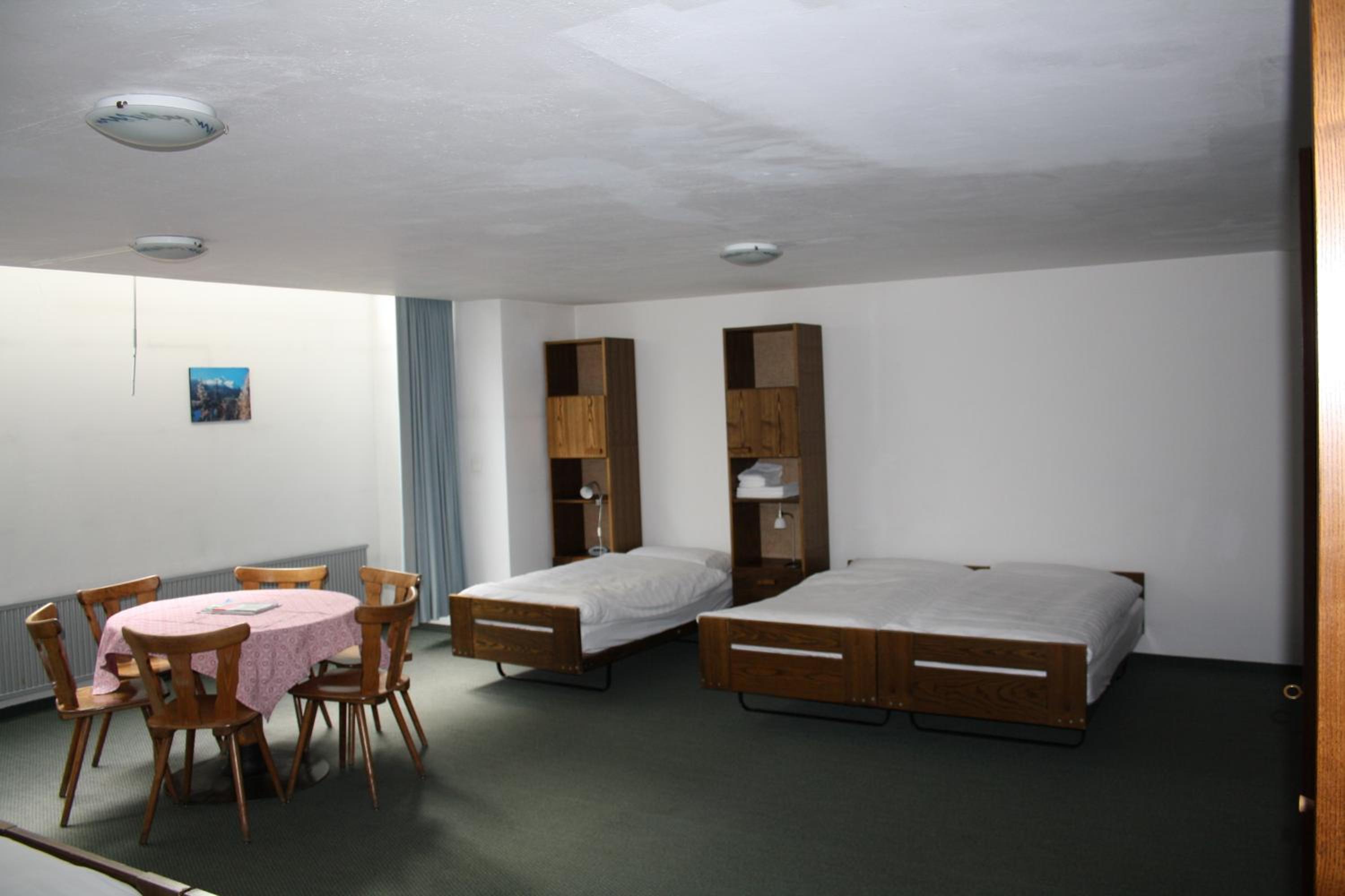 Quintuple Room with Shared Bathroom photo 2